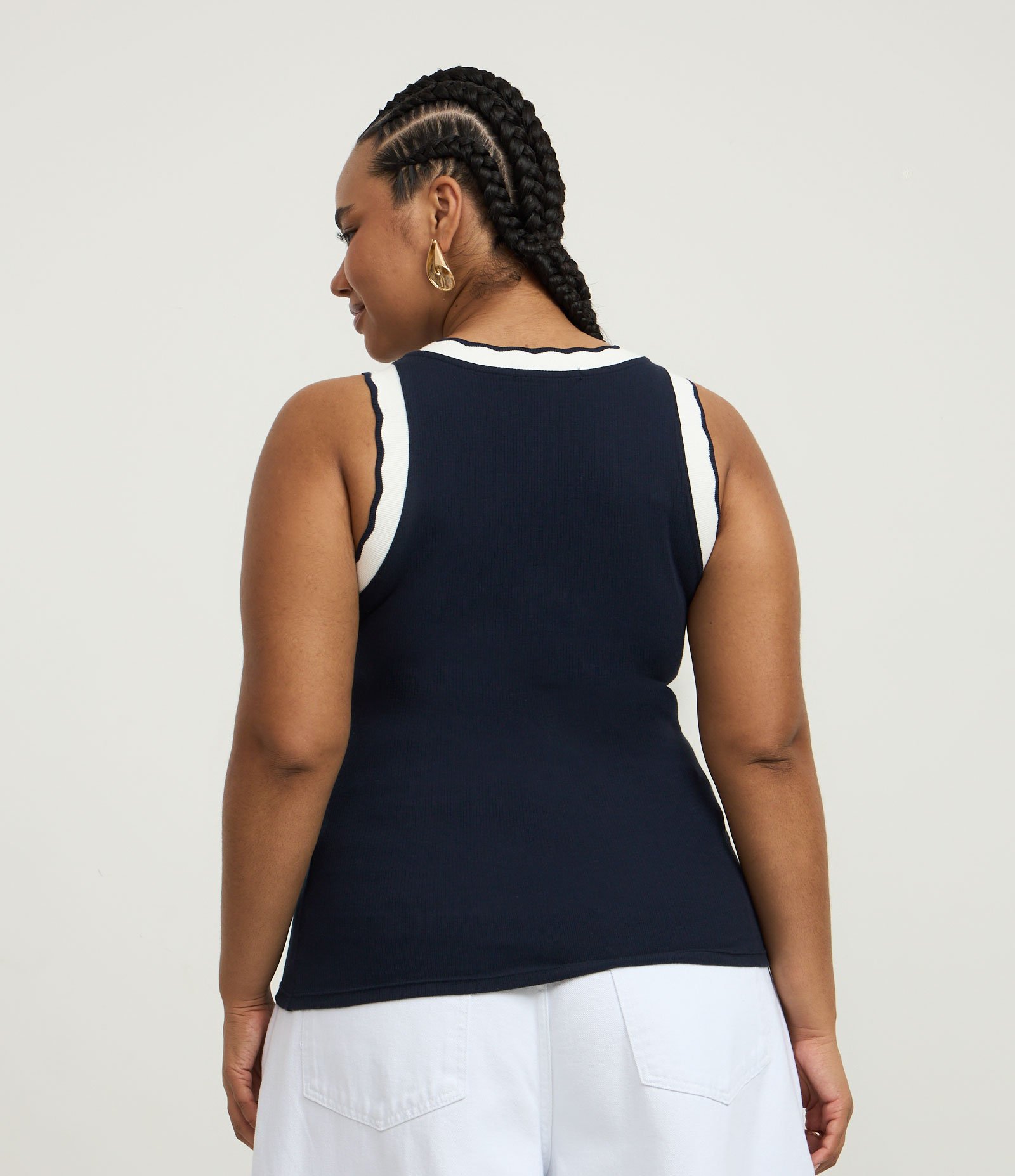 Blusa Regata em Ribana com Gola V em Retilínea Curve & Plus Size Azul 4