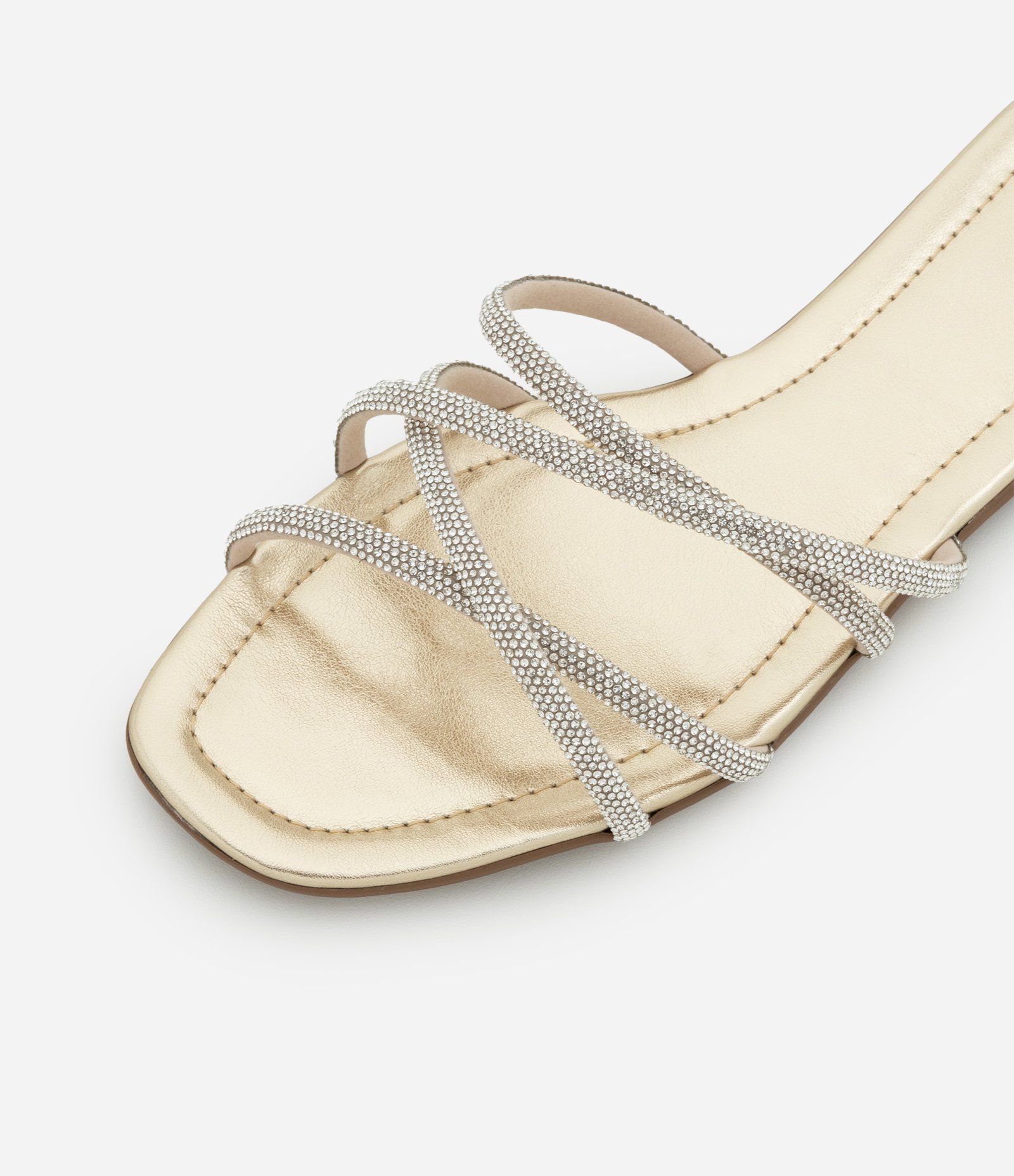 Sandália Rasteira com Tiras Brilhosas Dourado 4