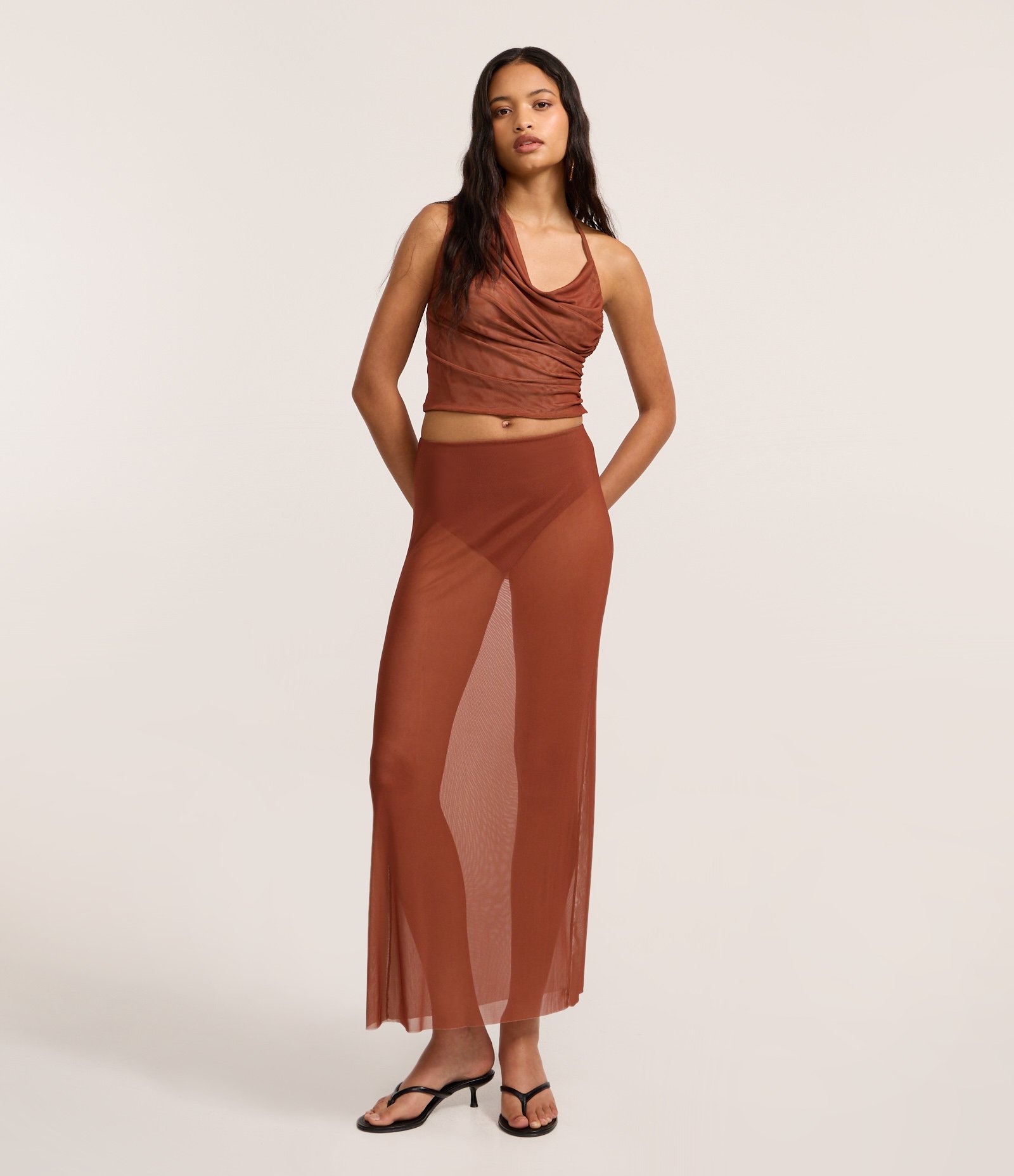 Saia Longa em Tule com Hot Pants Marrom 1