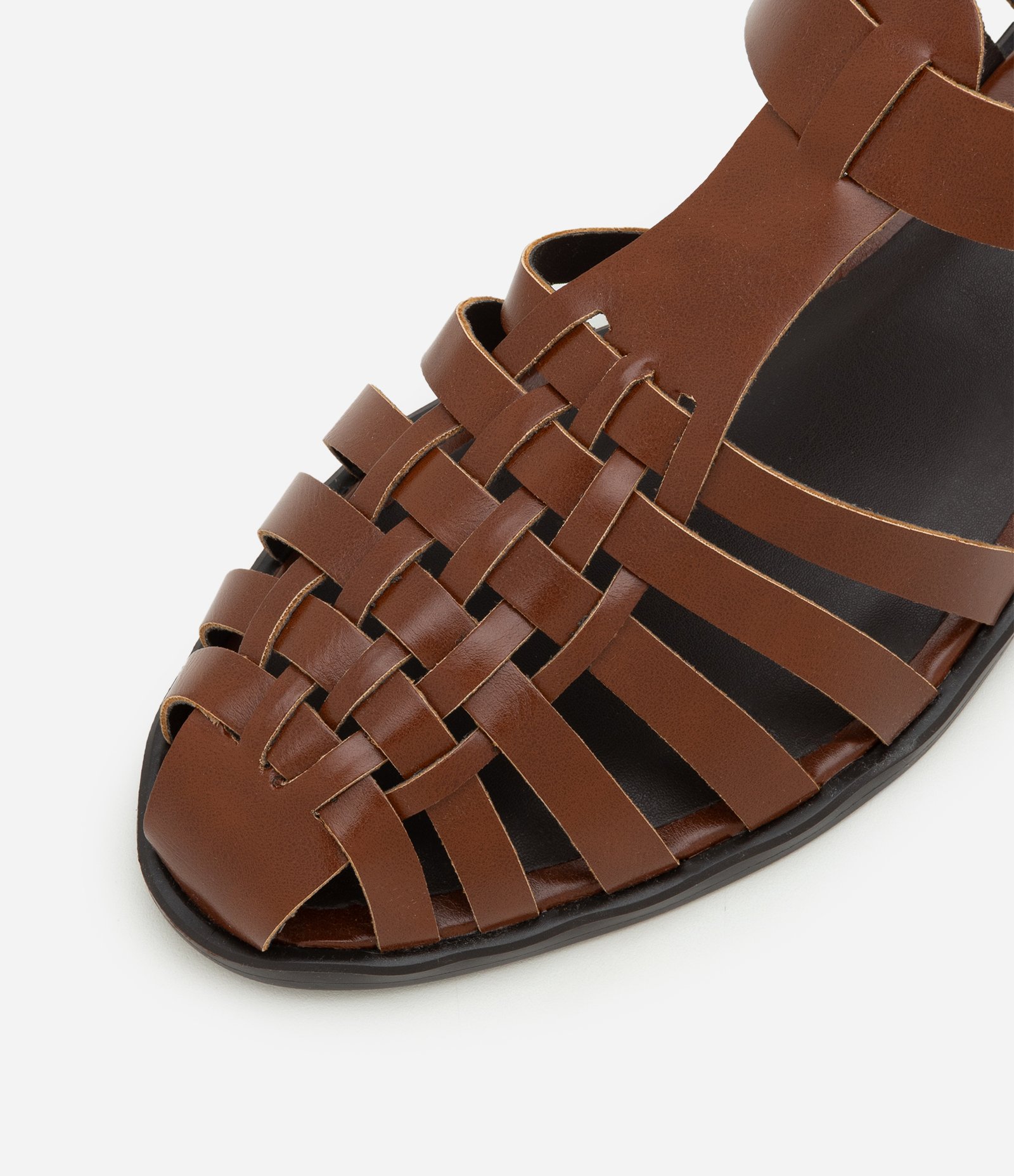 Sandália Rasteira Fisherman com Tiras Trançadas Marrom 4