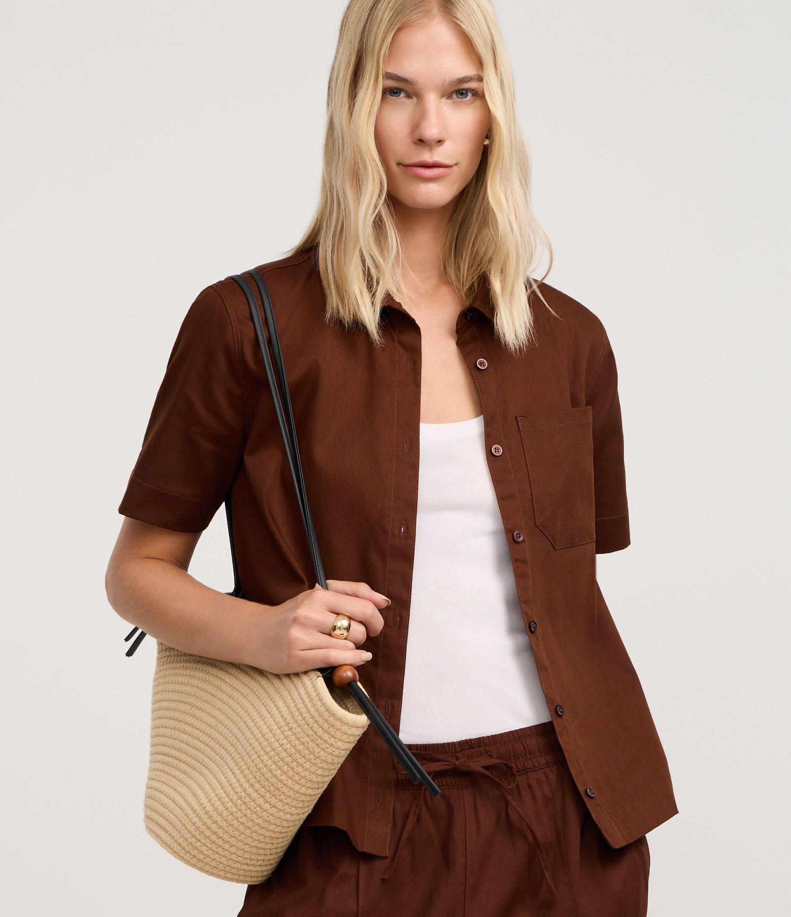 Camisa em Sarja com Bolso no Peito Marrom 1