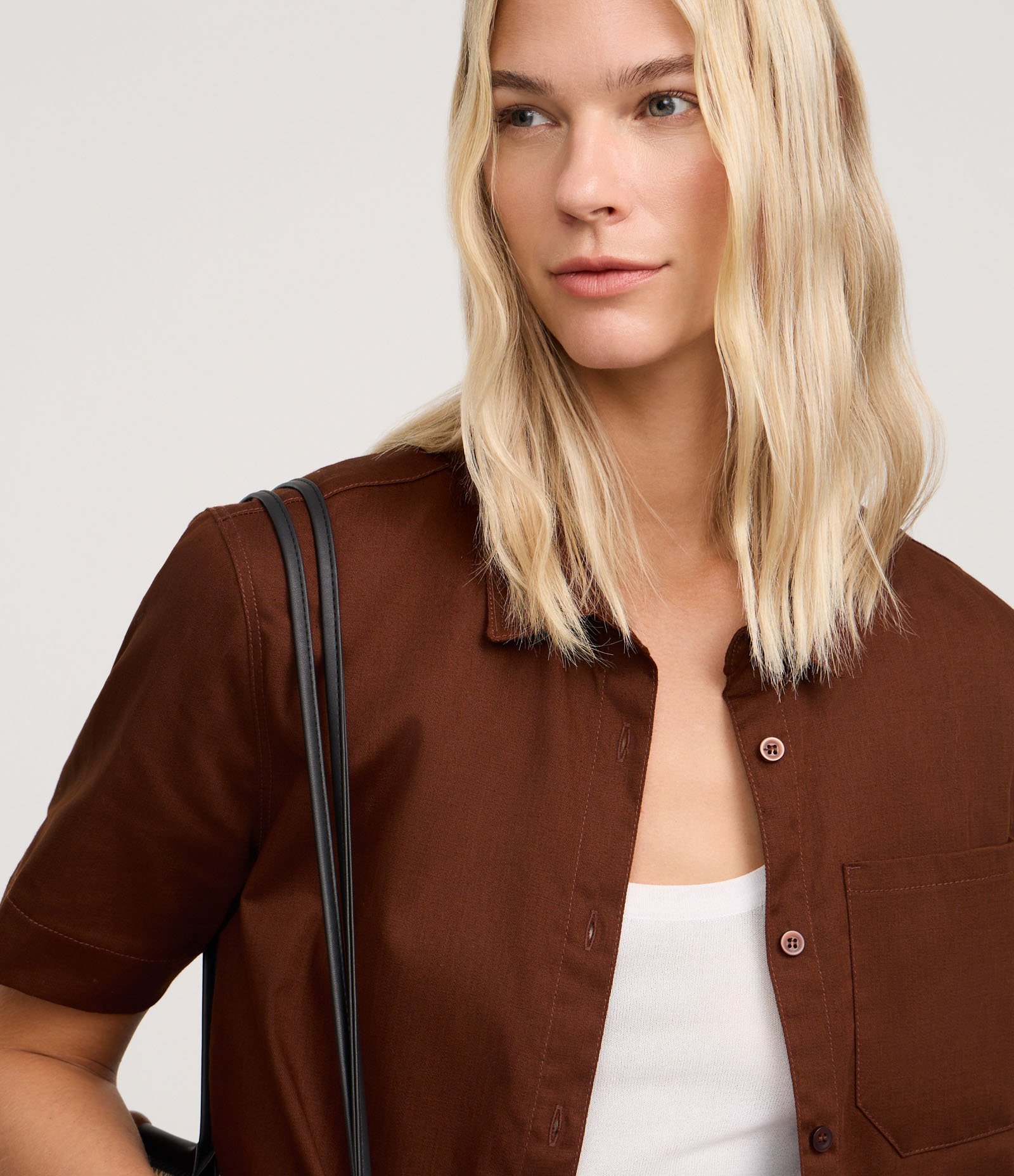 Camisa em Sarja com Bolso no Peito Marrom 3