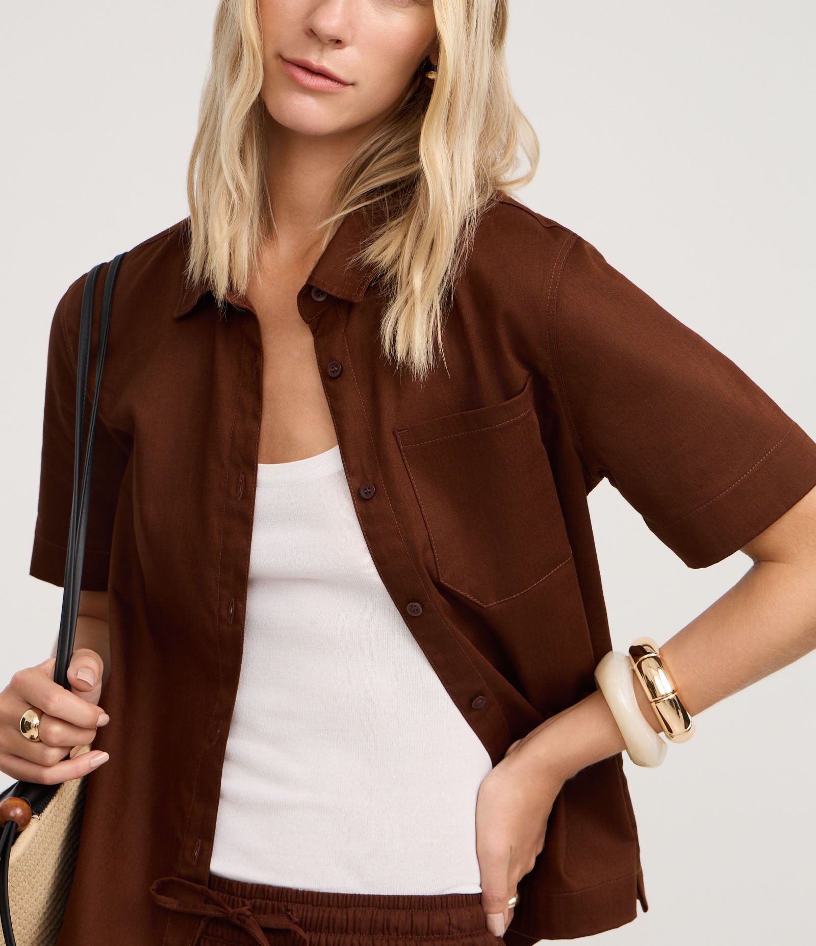 Camisa em Sarja com Bolso no Peito Marrom 4