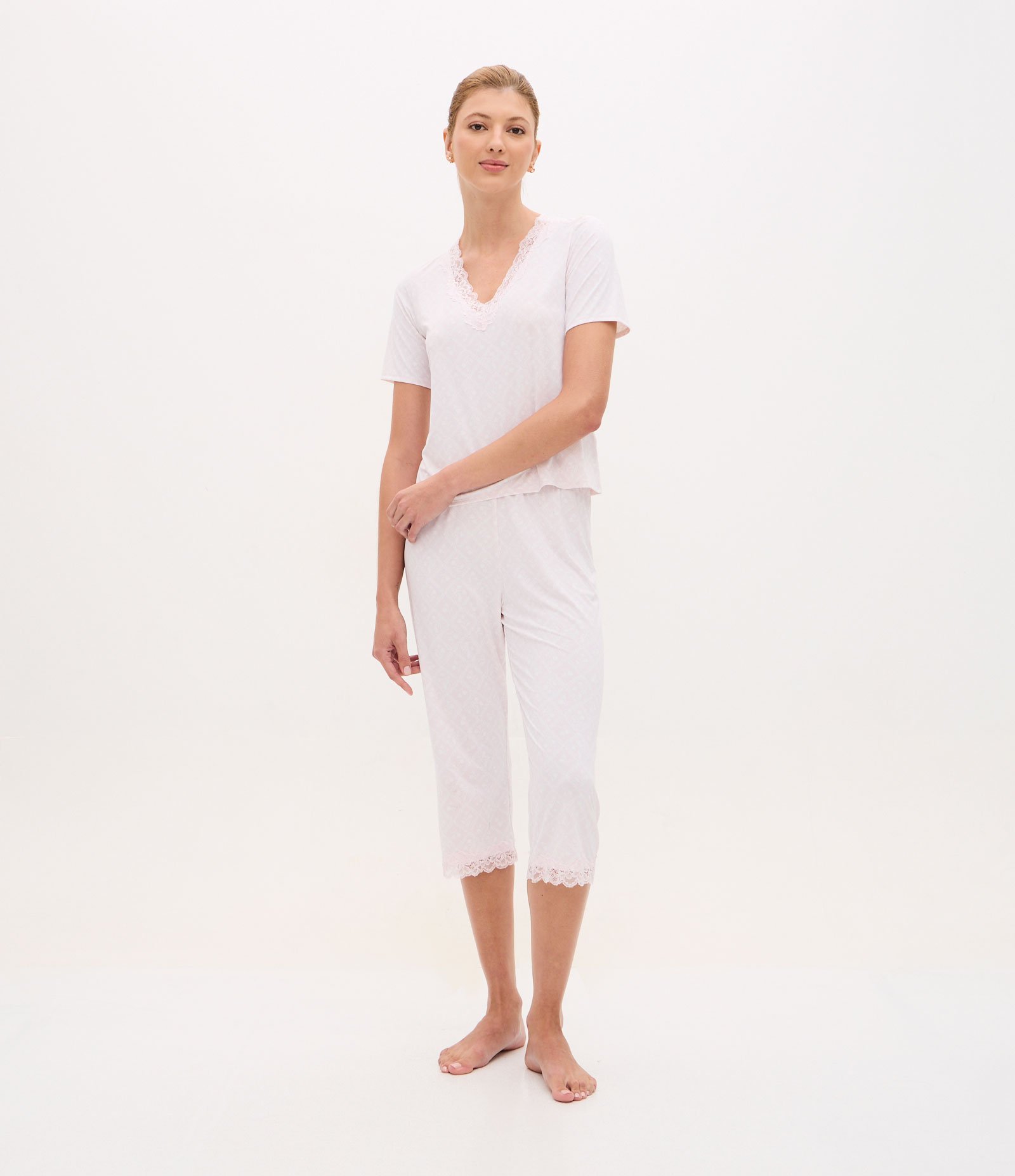 Pijama Capri em Microfibra com Renda e Estampa Floral Roxo 2