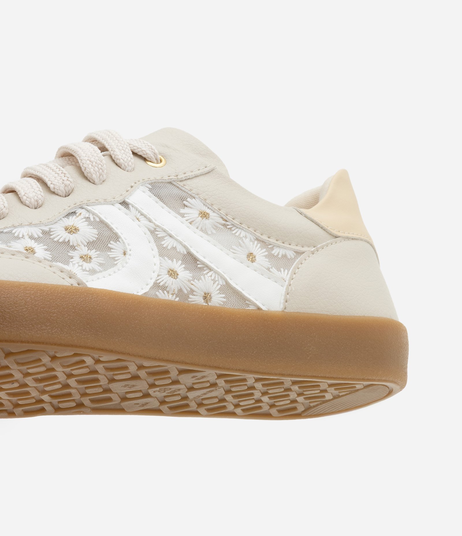 Tênis Chuteira com Tule e Bordado de Flores Bege 3