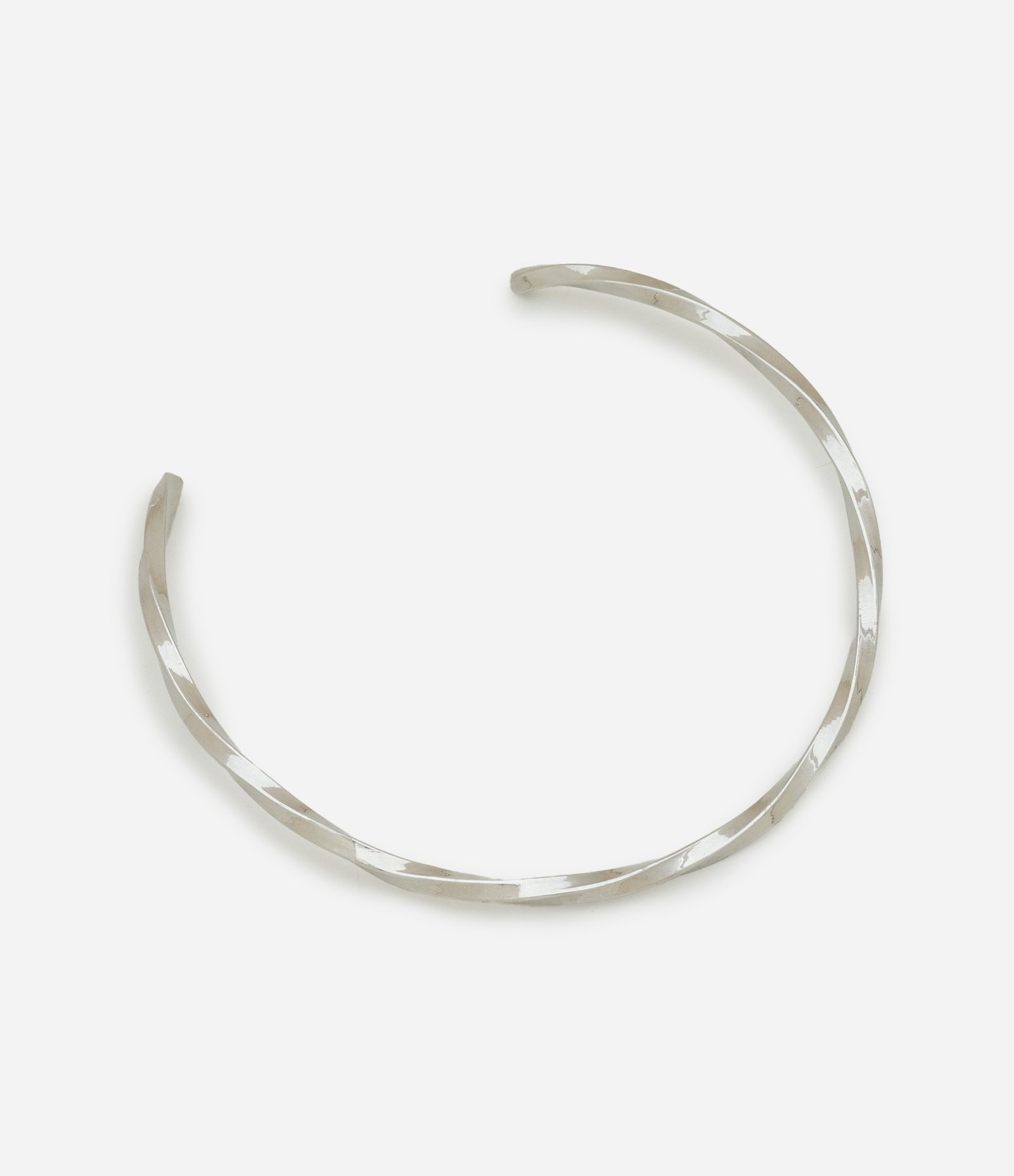 Gargantilha Rígida com Acabamento Torcido Prata 1