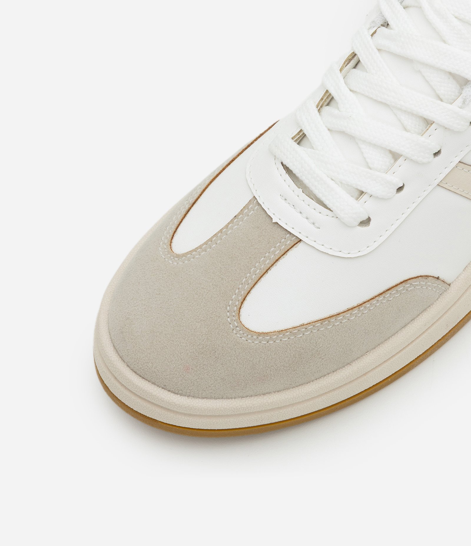 Tênis Casual com Detalhes Contrastantes Branco 3