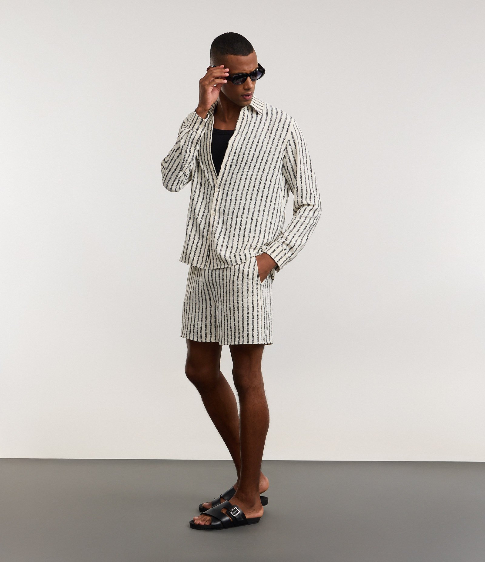 Camisa Comfort em Alfaiataria com Listras Verticais Branco 2