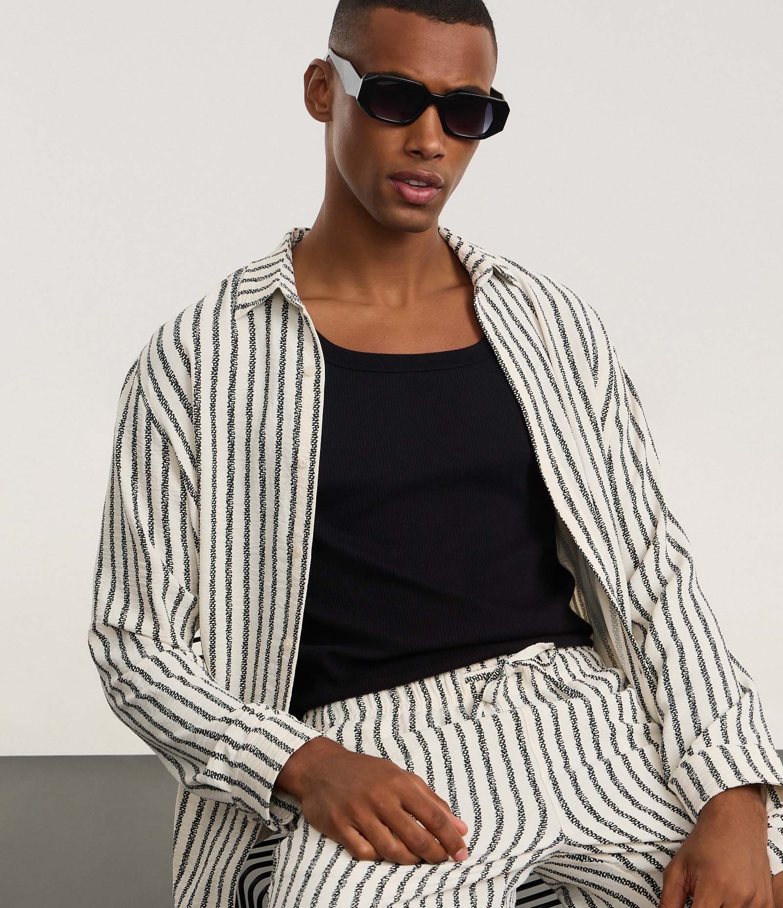 Camisa Comfort em Alfaiataria com Listras Verticais Branco 3