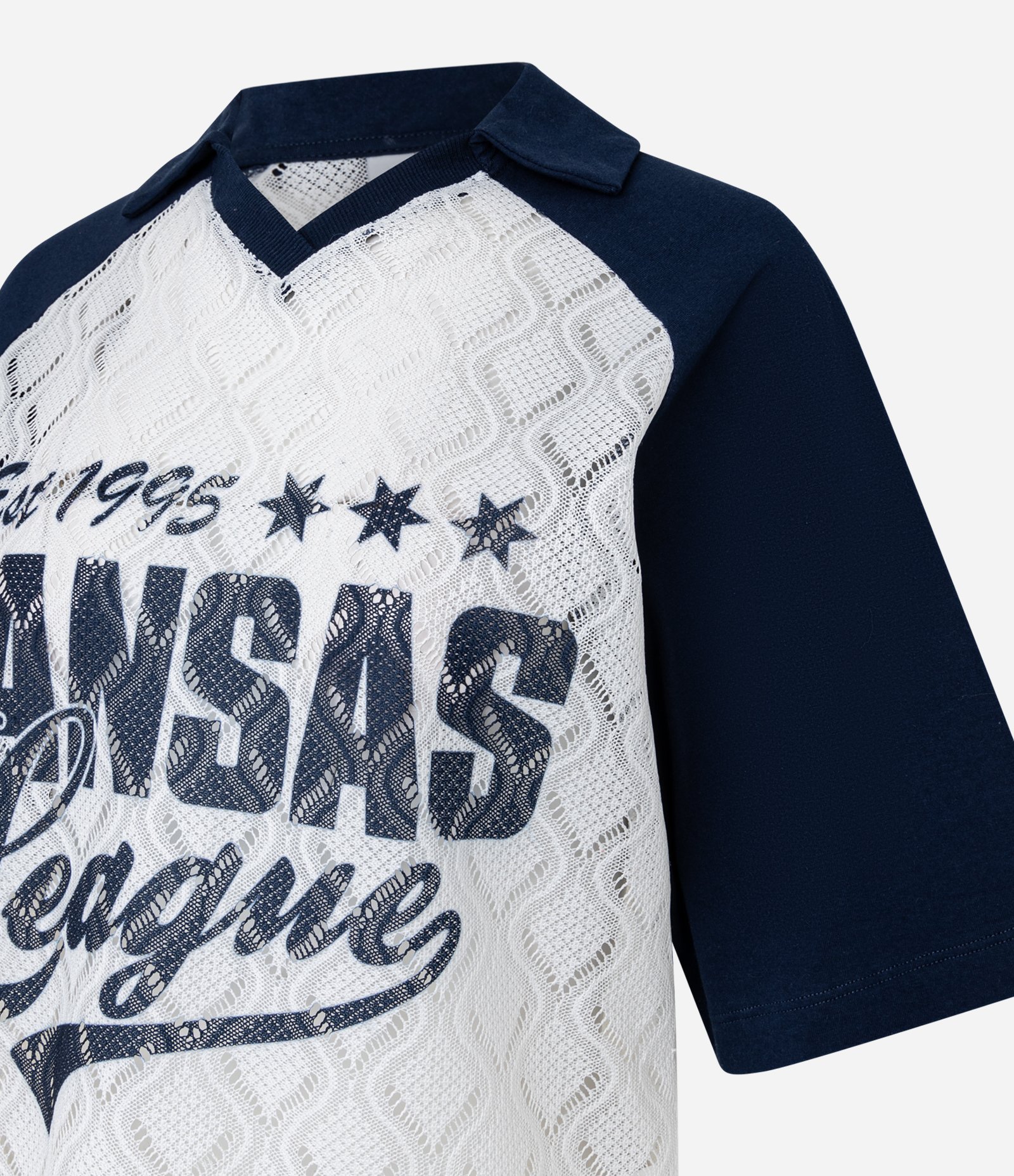 Camiseta College em Renda com Cava Rraglan e Estampa Kansas Branco 6