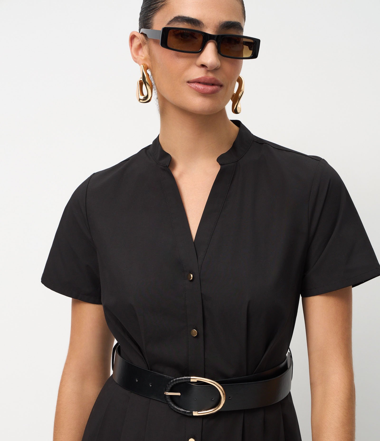 Vestido Midi Com Manga Curta e Cinto com Fivela Preto 3