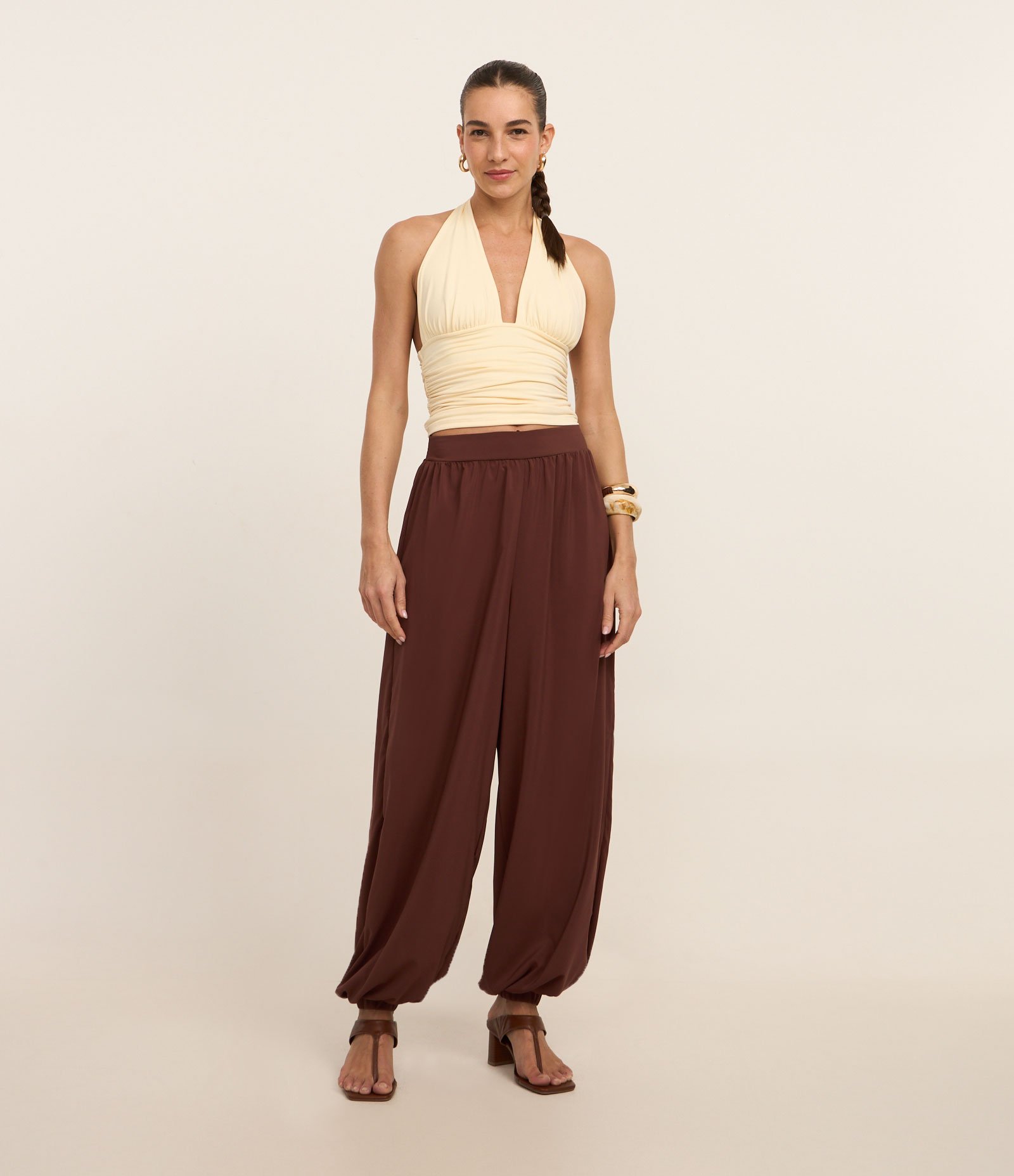 Calça Aladim em Crepe com Pregas e Cós Largo 1