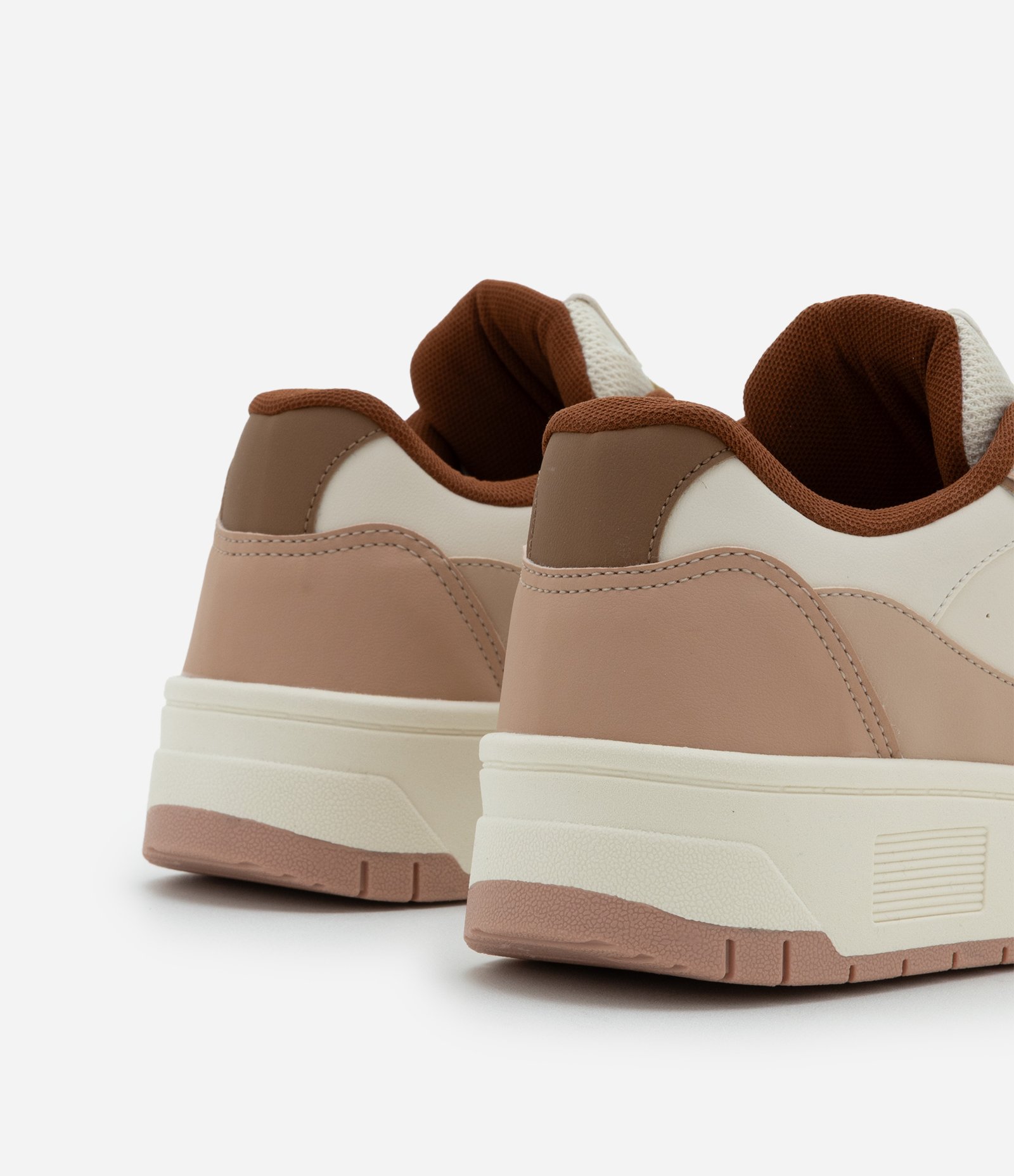 Tênis em PU com Recortes Contrastantes Rosa 5