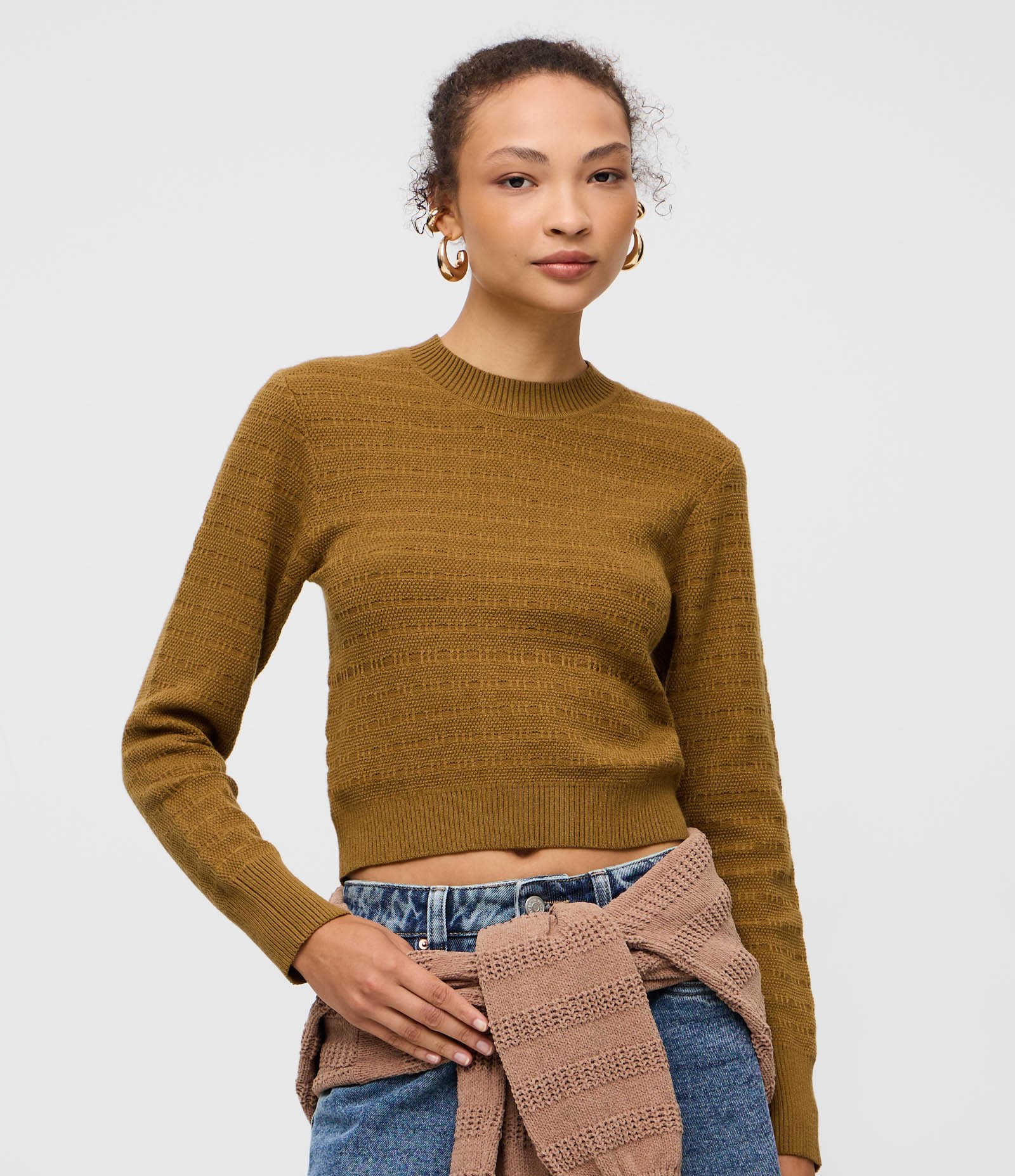 Suéter em Tricô Texturizado com Golinha Marrom 1