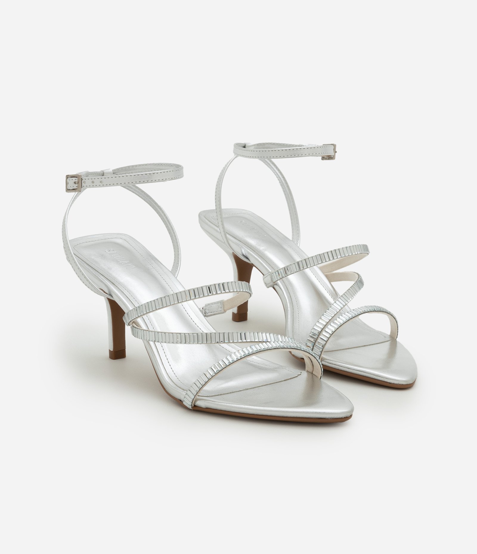 Sandália com Bico Fino e Tiras com Plaquinhas Espelhadas Prata 2