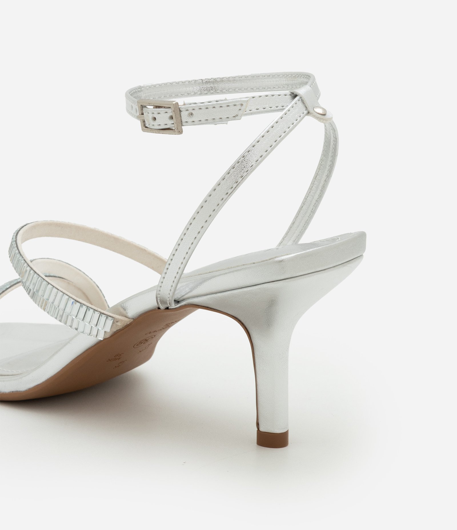 Sandália com Bico Fino e Tiras com Plaquinhas Espelhadas Prata 4