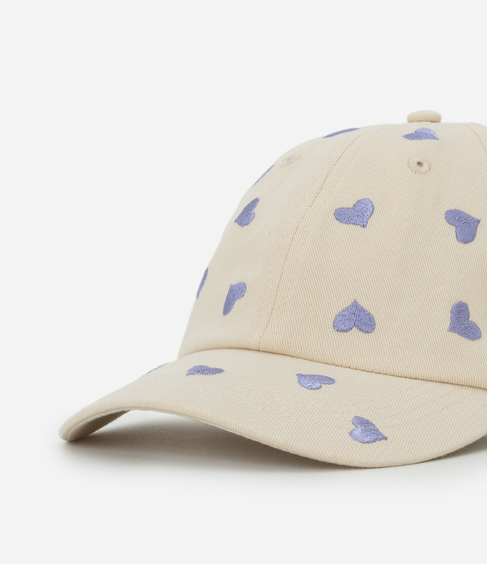 Boné Infantil em Sarja com Bordados de Corações – Tam U Bege 4