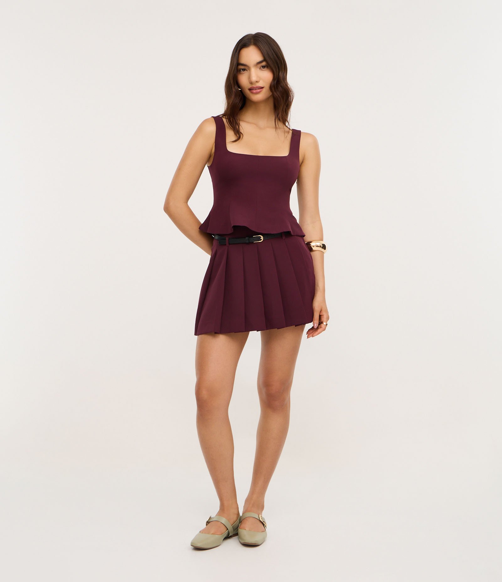 Short Saia Alfaiatado com Cinto de PU e Textura Plissada Vinho 1