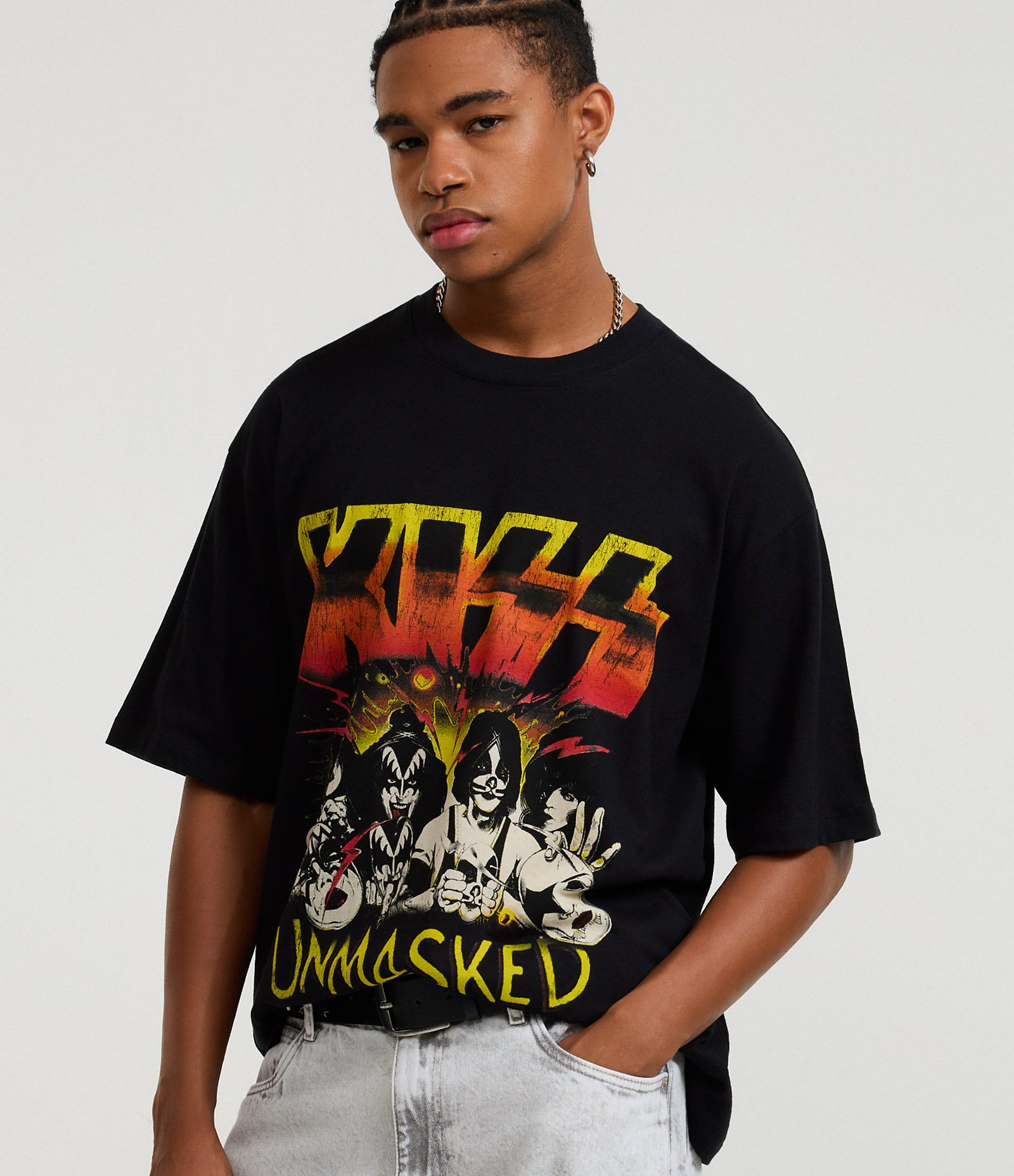 Camiseta Boxy em Algodão com Estampa Kiss Preto 1