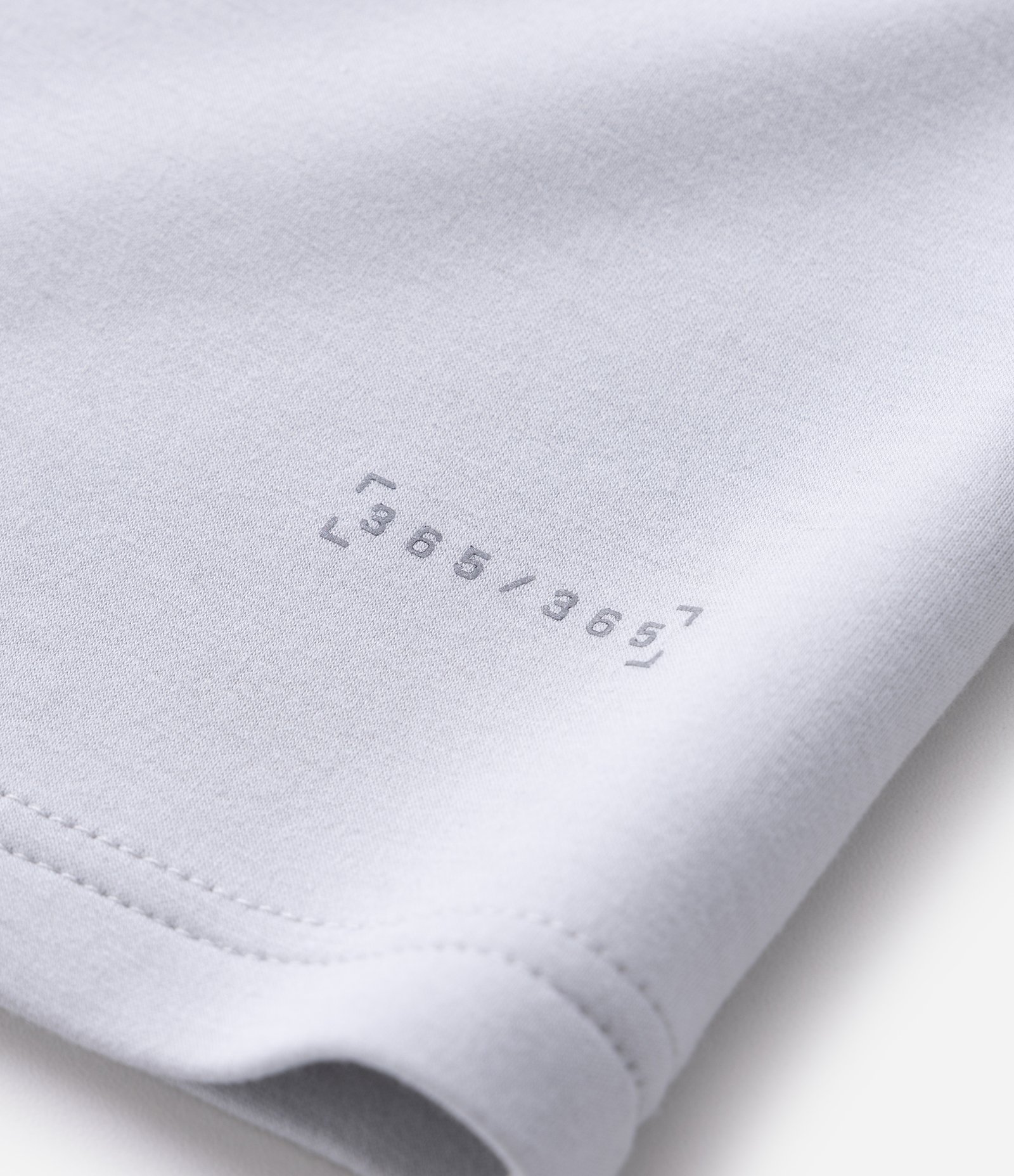 Camiseta Esportiva com Toque Macio com Modal e Estampa Localizada Branco Gelo 9