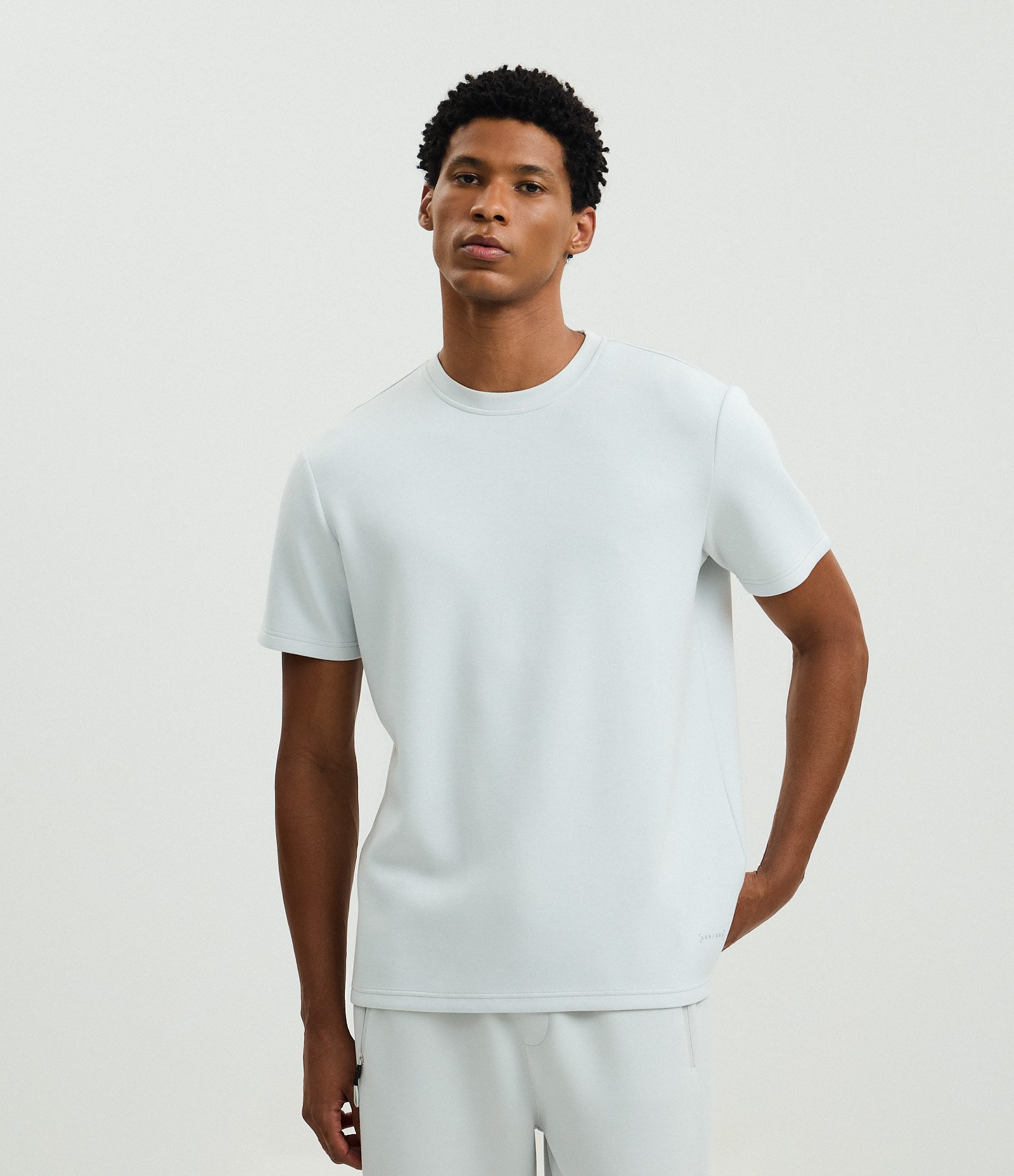 Camiseta Esportiva com Toque Macio com Modal e Estampa Localizada Branco Gelo 1