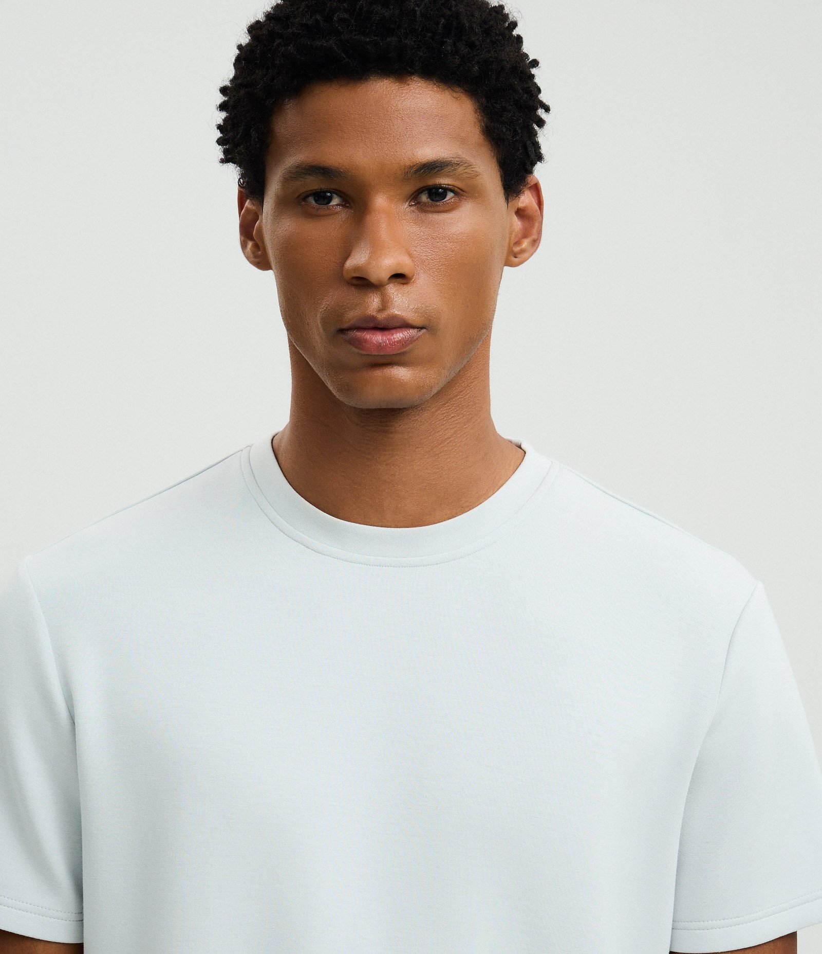 Camiseta Esportiva com Toque Macio com Modal e Estampa Localizada Branco Gelo 3