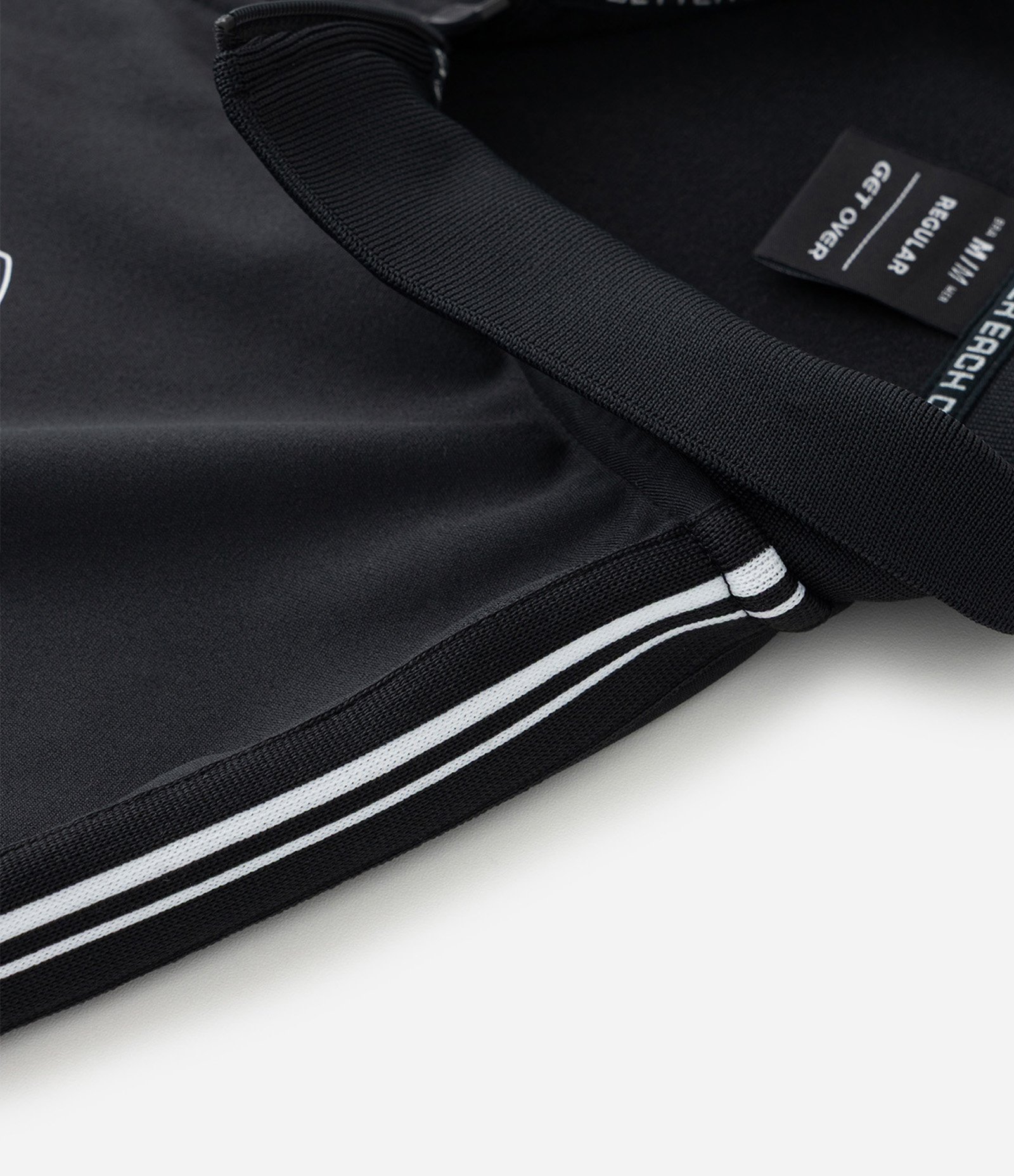 Casaco em Helanca Esportivo com Listras nos Ombros Preto 8