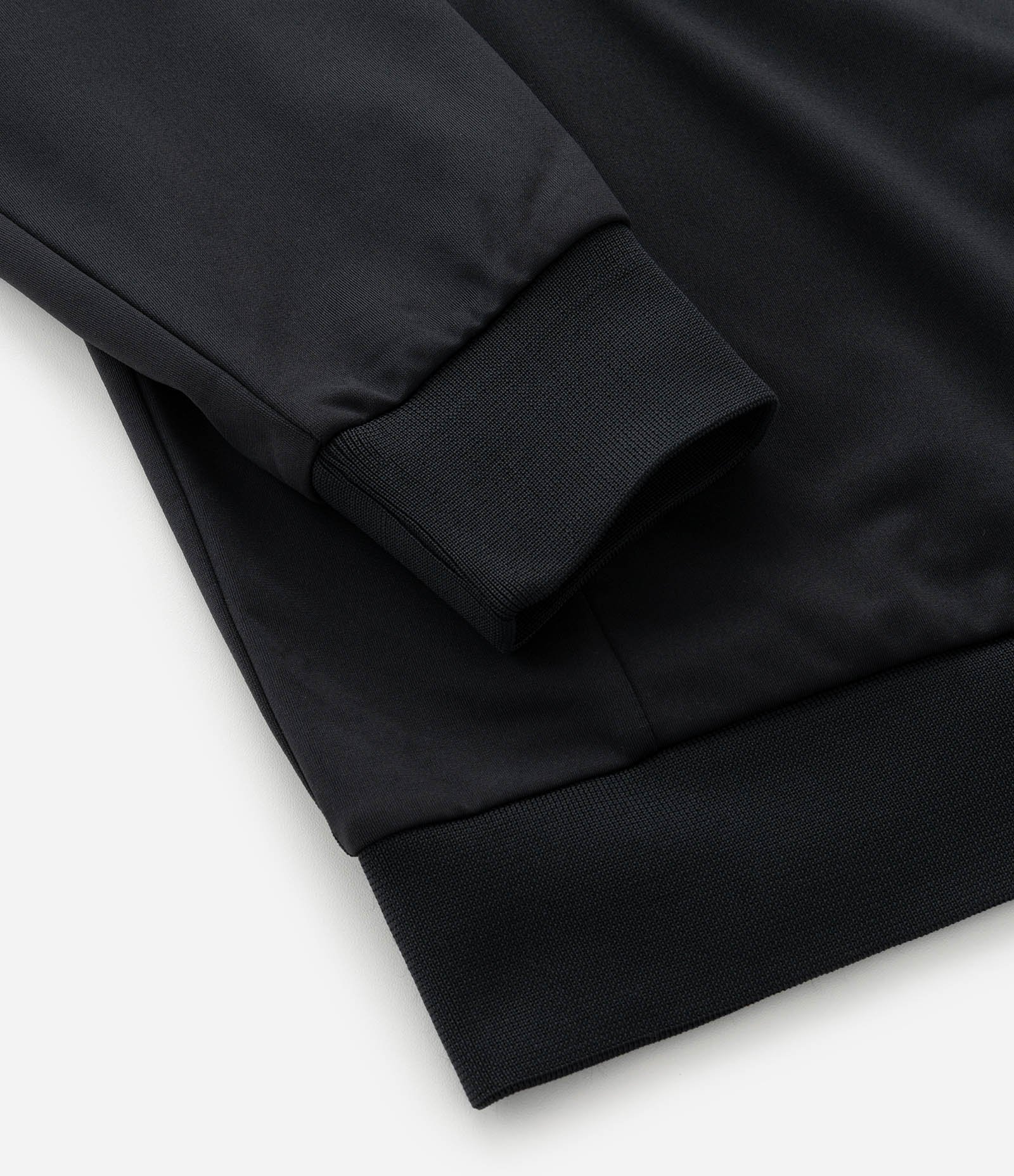 Casaco em Helanca Esportivo com Listras nos Ombros Preto 9