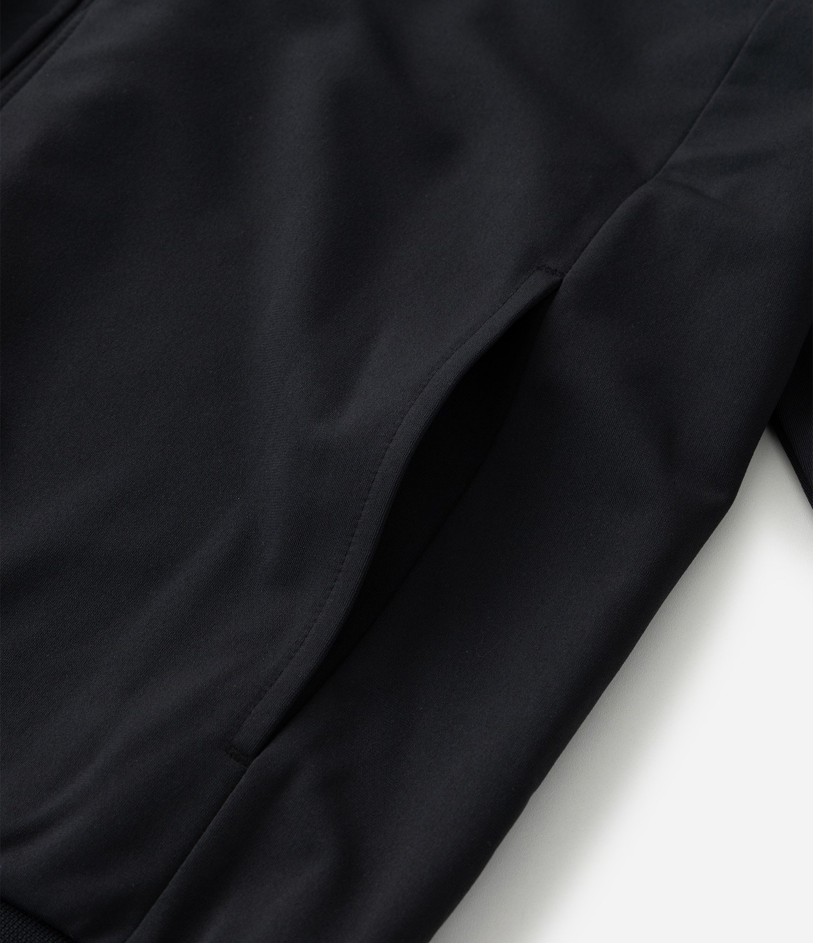 Casaco em Helanca Esportivo com Listras nos Ombros Preto 11