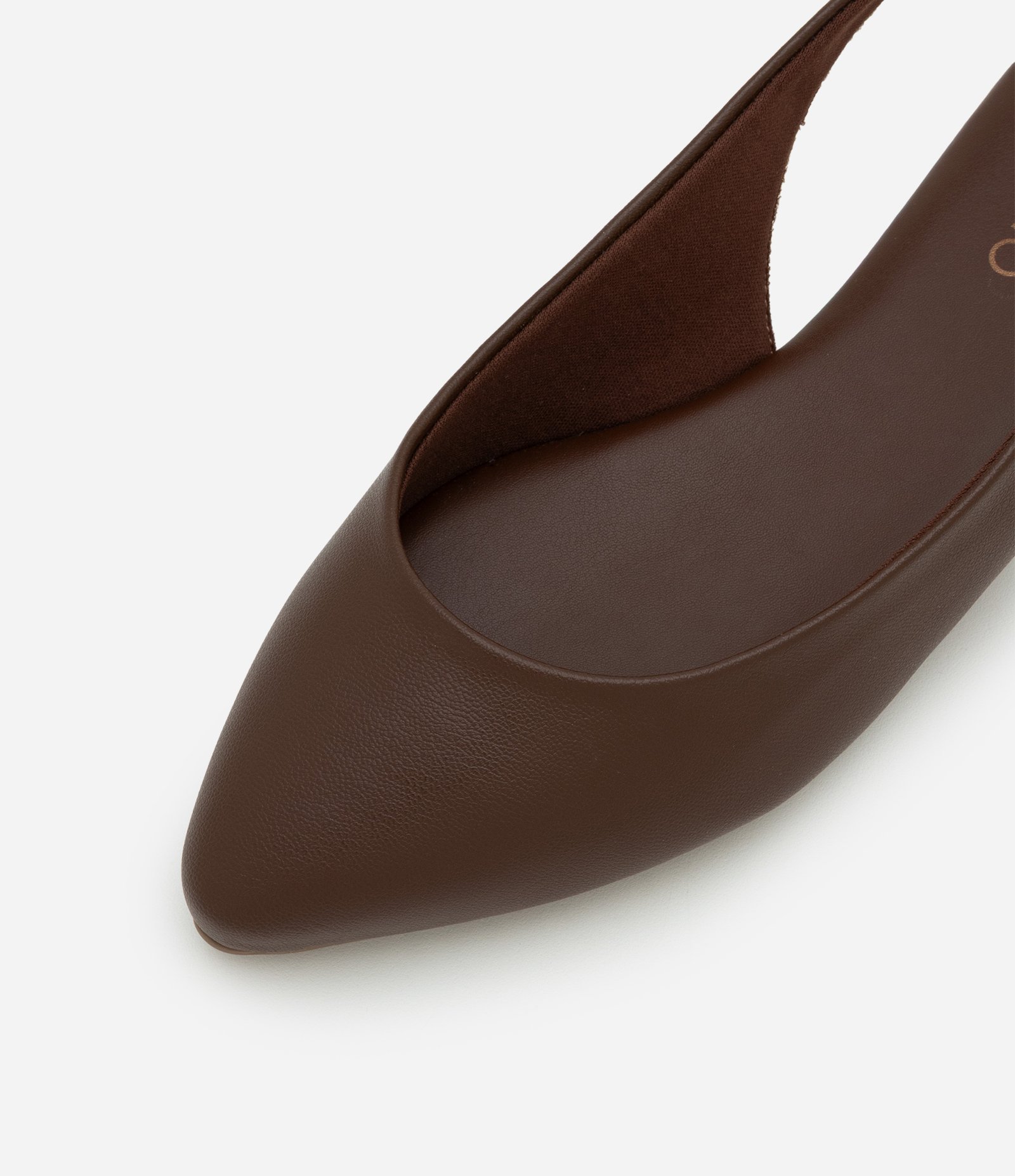 Sapatilha com Bico Fino e Tira com Elástico Marrom 3