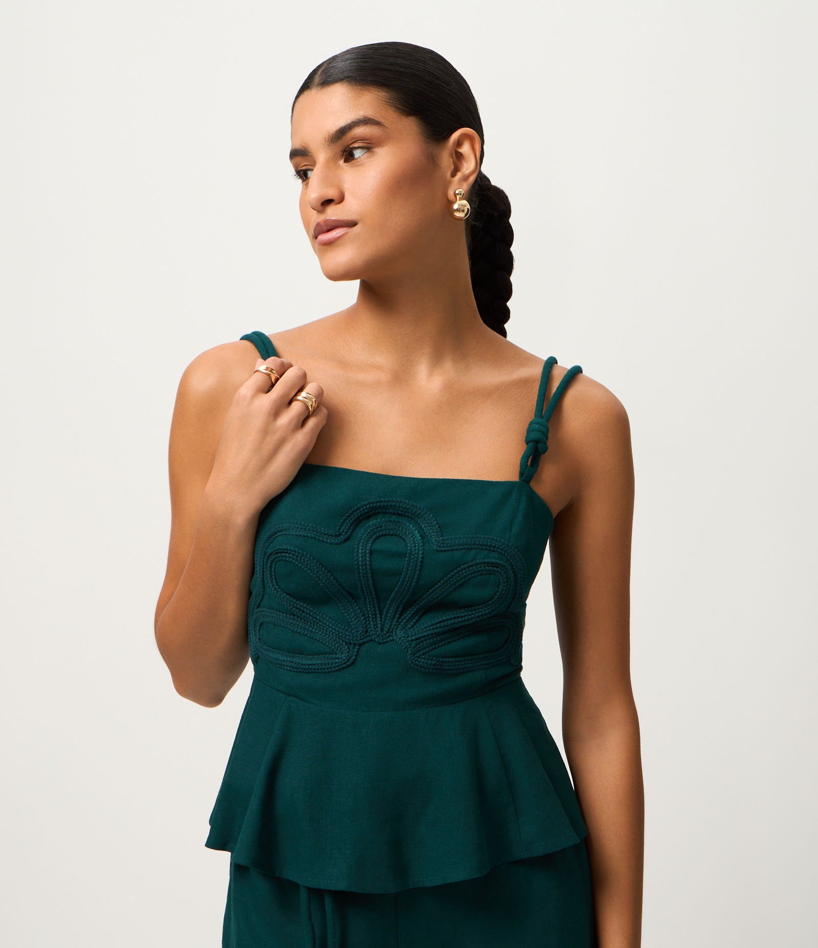 Blusa em Viscolinho com Alça Dupla e Barra Peplum Verde 1