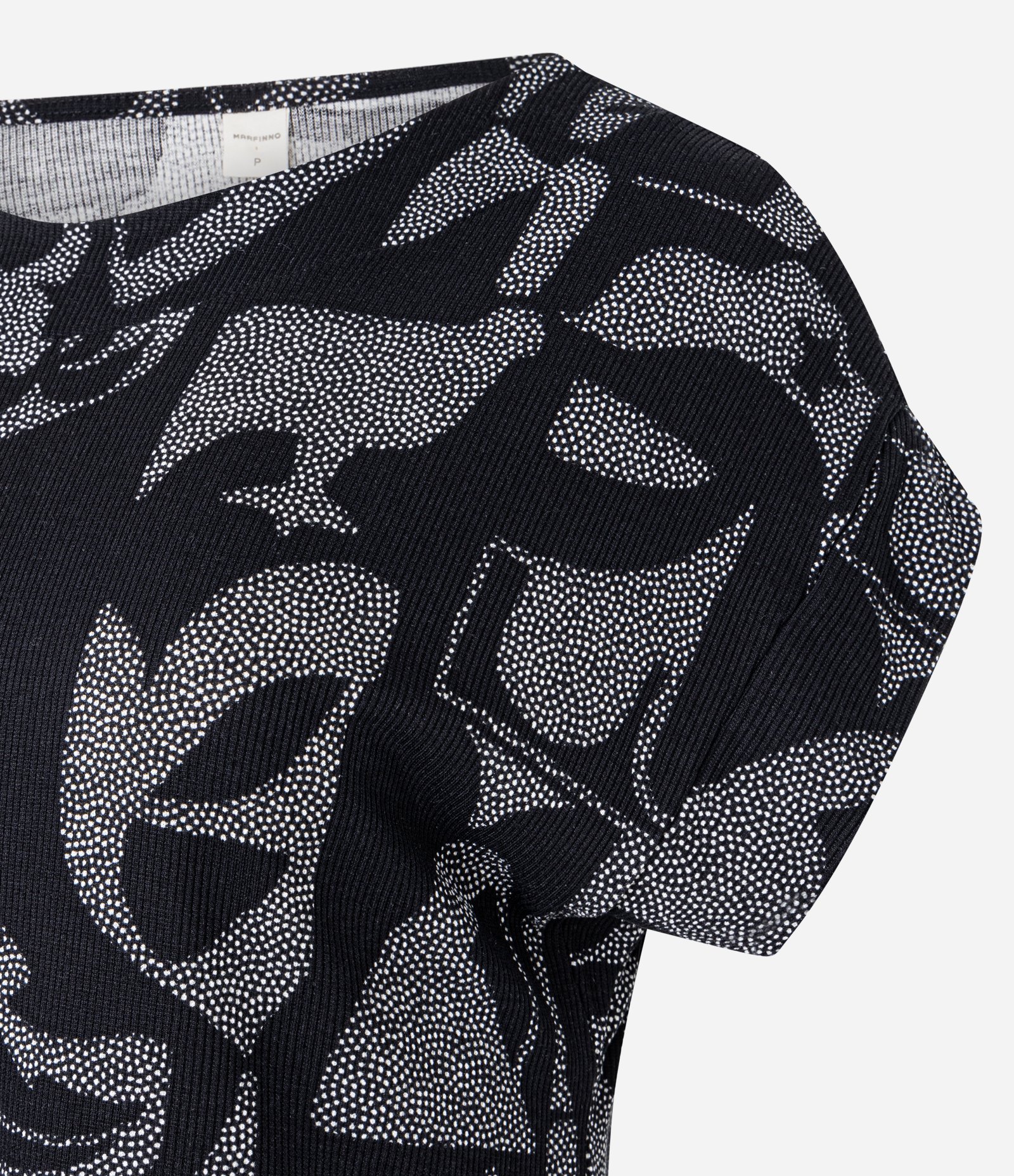 Blusa em Ribana com Estampa Abstrata Preto 6