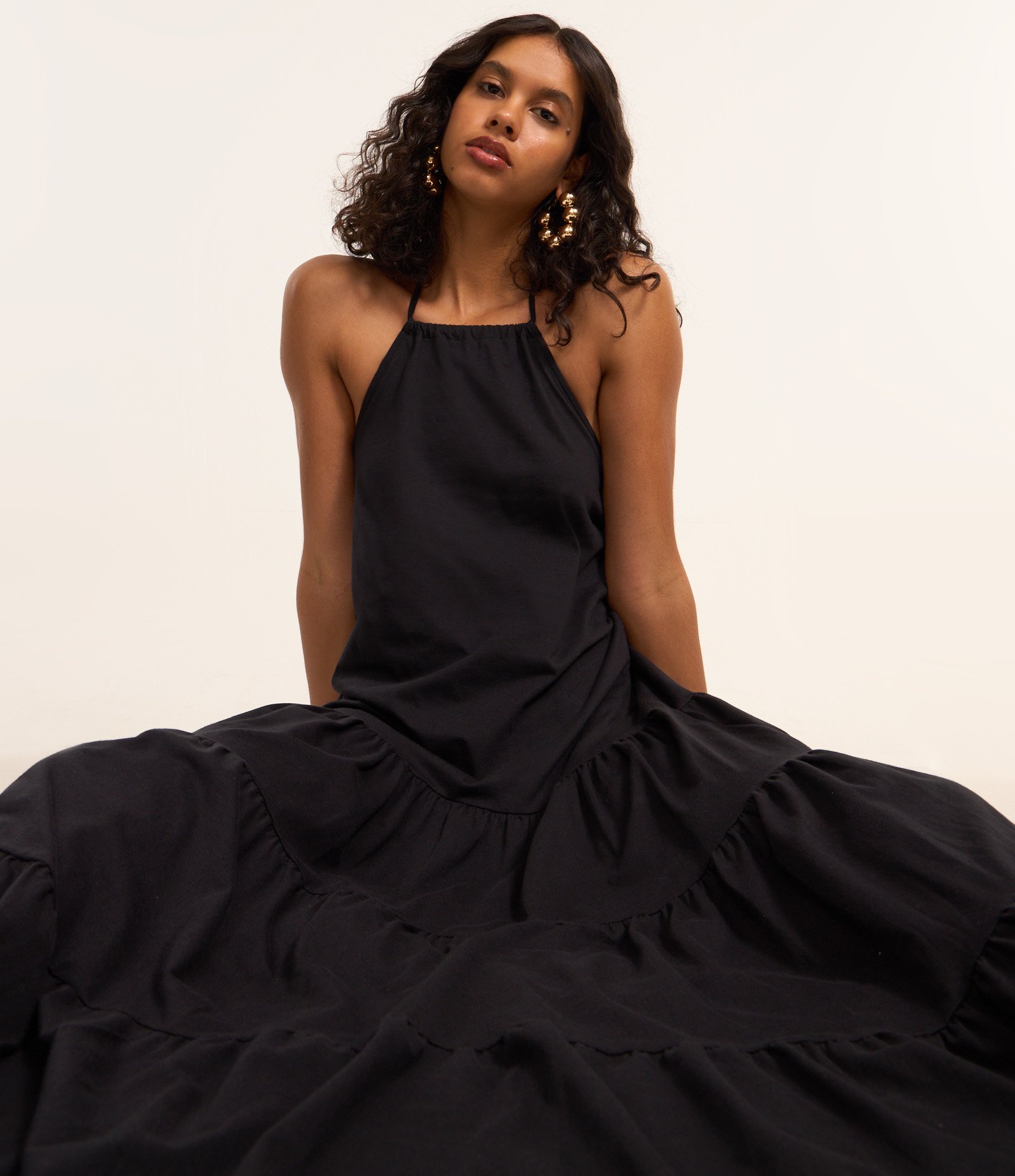 Vestido Longo Evasê com Decote Halter e Babados Preto 2