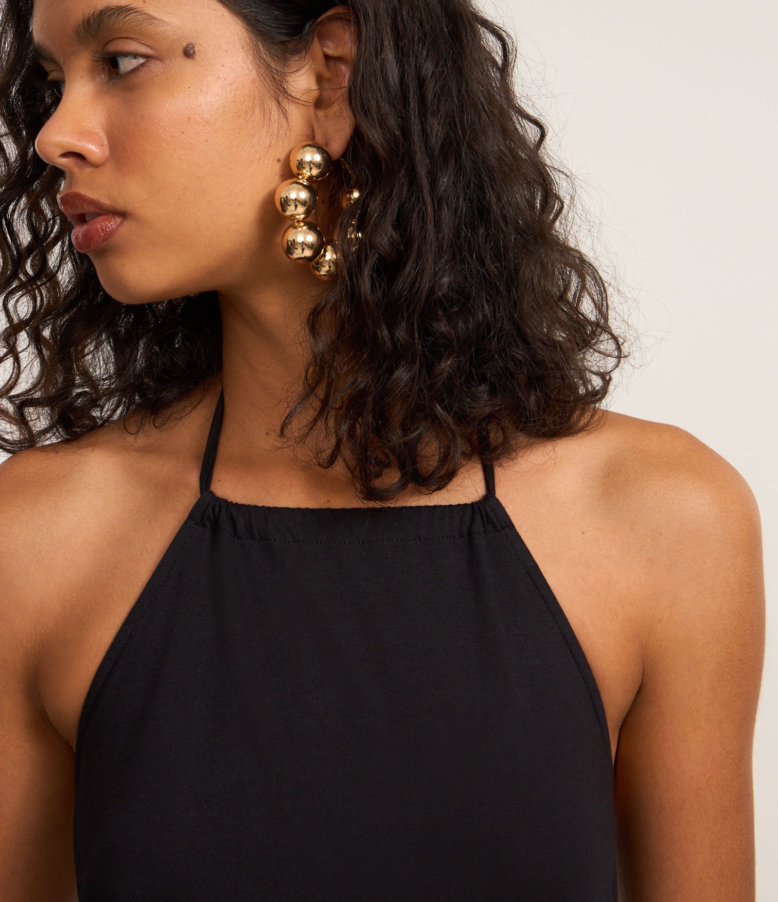 Vestido Longo Evasê com Decote Halter e Babados Preto 4