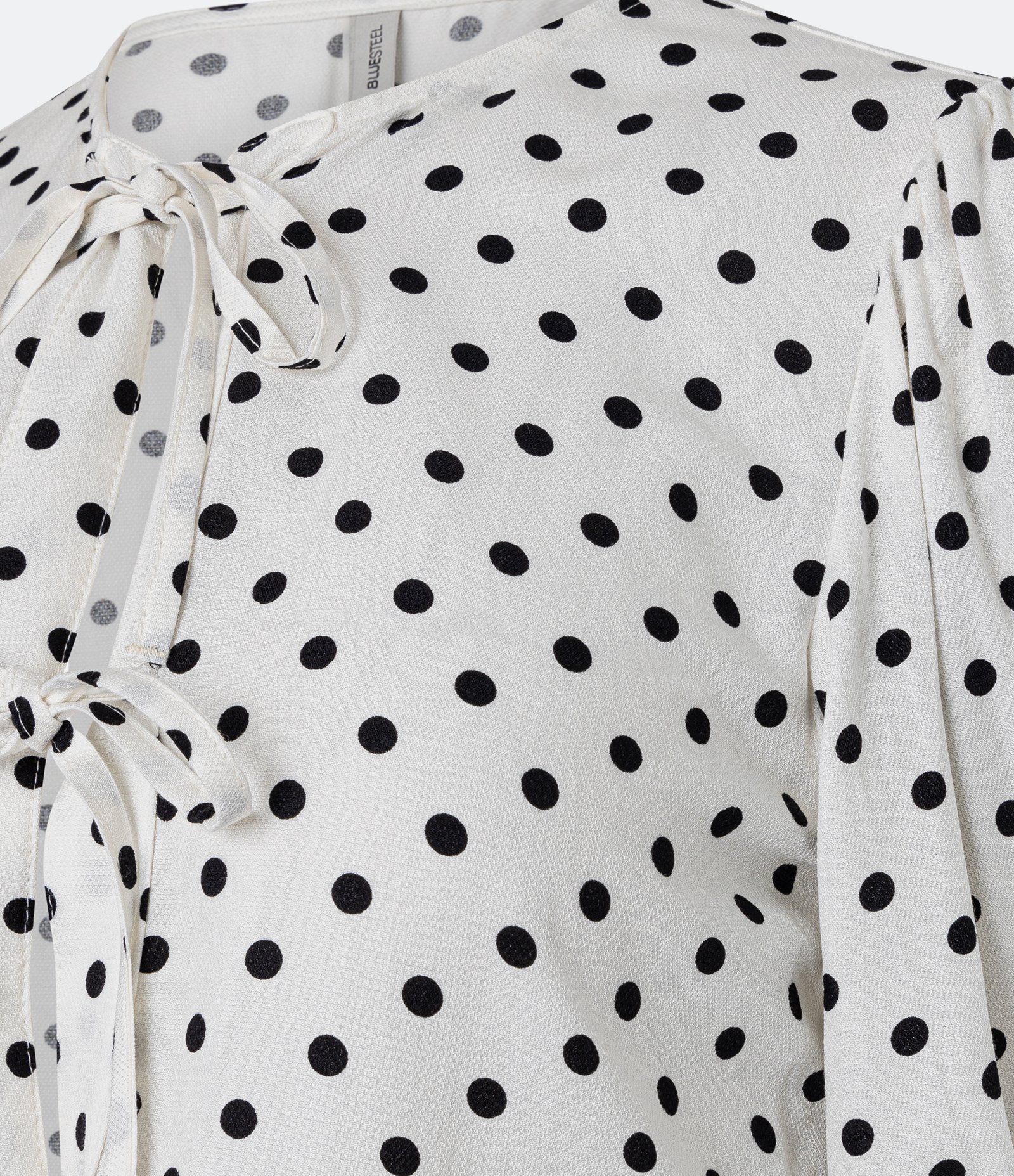 Camisa Peplum Alfaiatada com Manga Bufante e Estampa Poá Off White 6