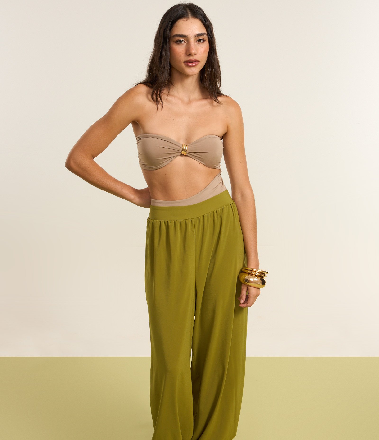 Body em Microfibra com Decote Coração e Aviamento Bege 4