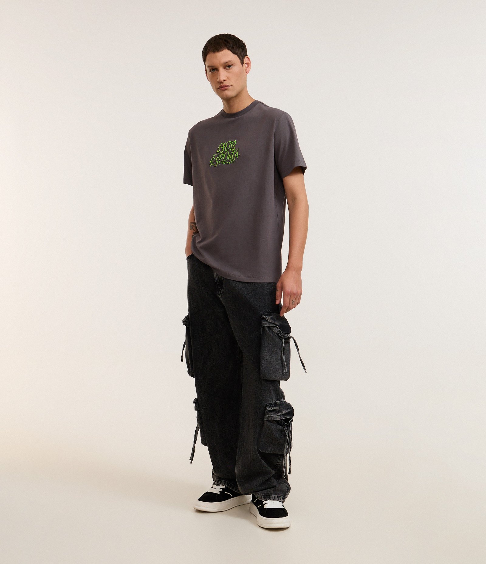 Camiseta Comfort em Meia Malha com Estampa Bob Esponja Cinza 3