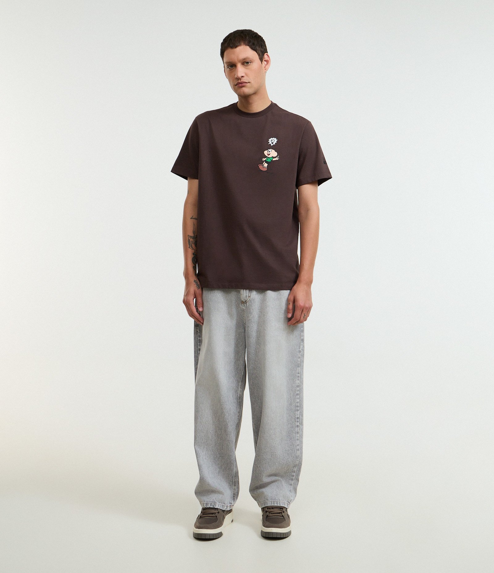 Camiseta Regular em Algodão com Estampa Plojetos Secletos Cebolinha Marrom 3