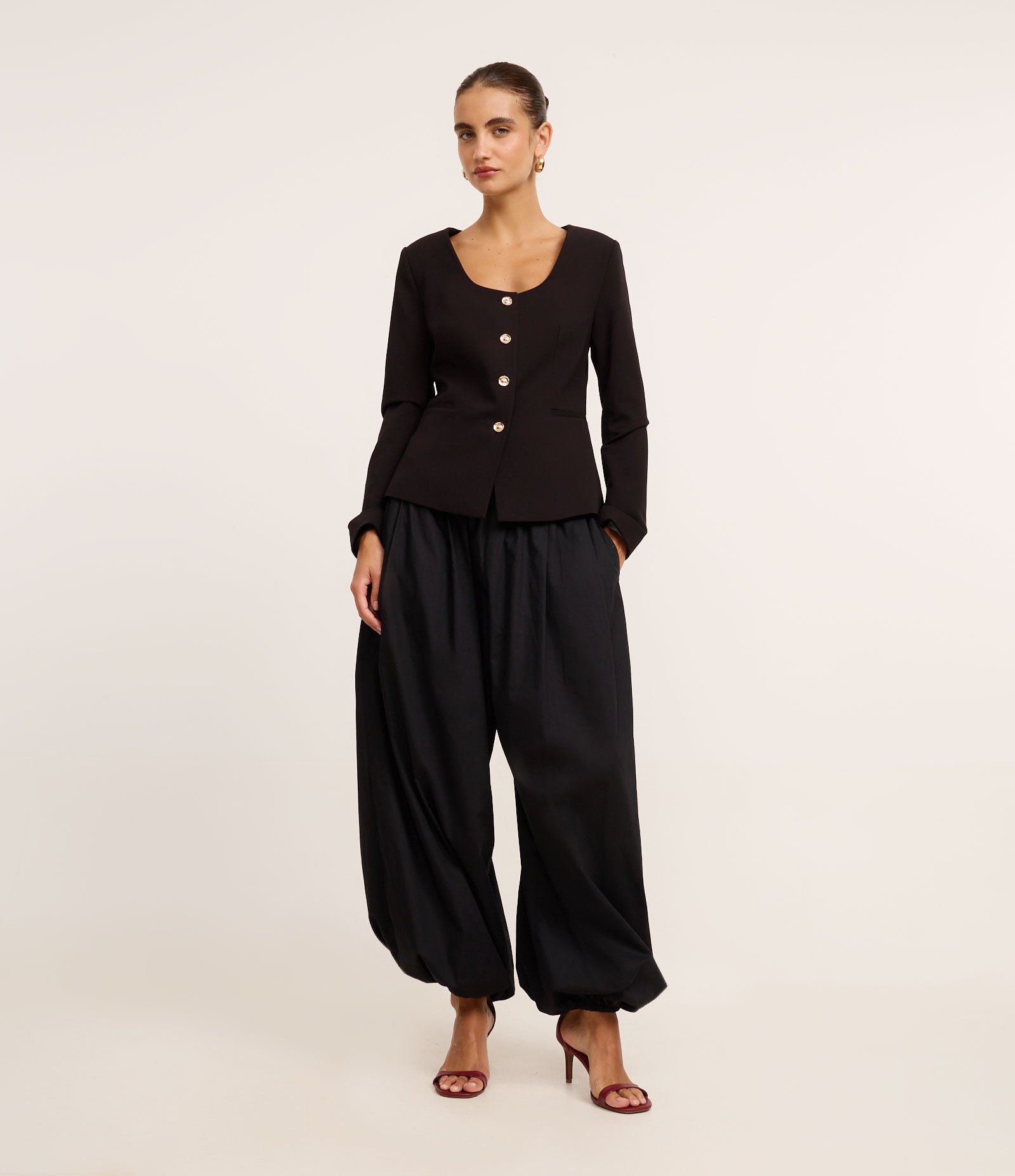 Calça Aladim em Tricoline com Elástico no Cós Preto 1