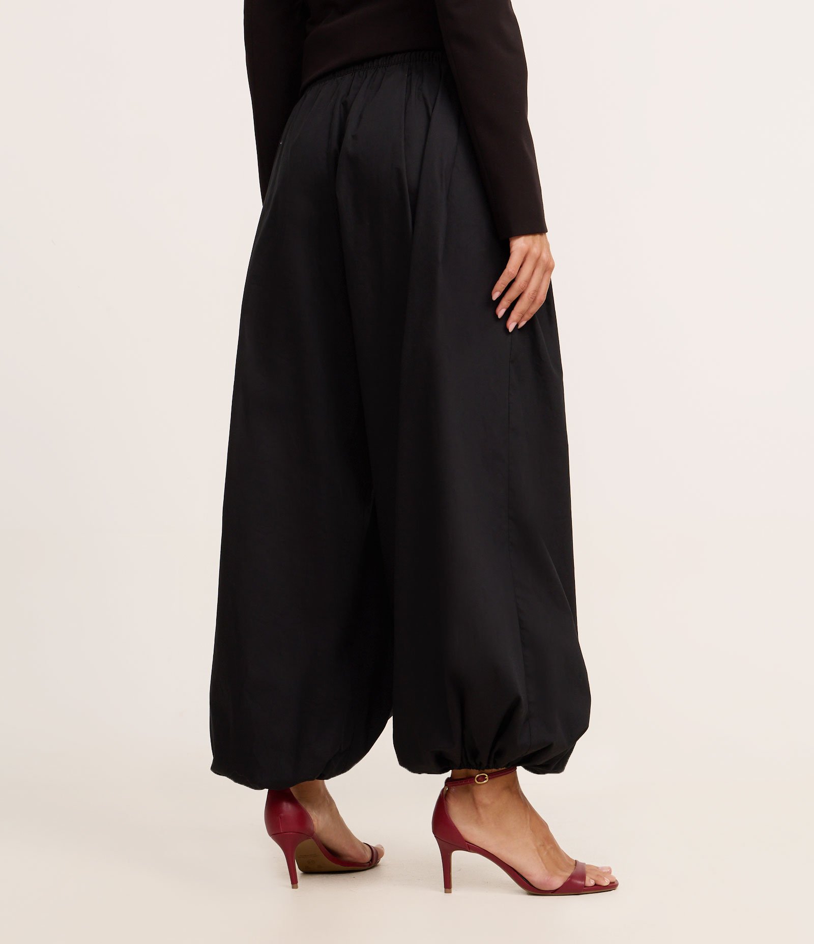 Calça Aladim em Tricoline com Elástico no Cós Preto 5