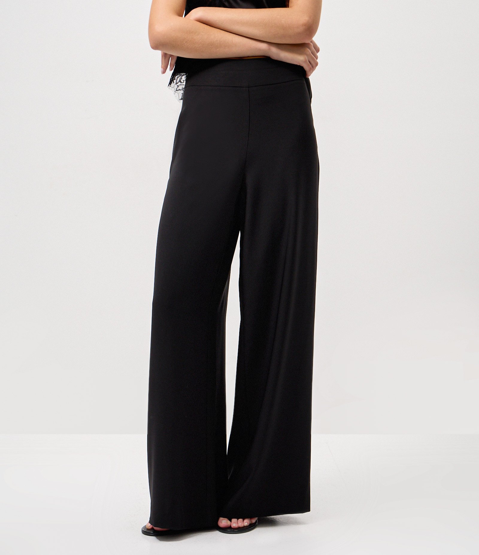 Calça Pantalona Alfaiatada com Cós e Pregas Preto 2