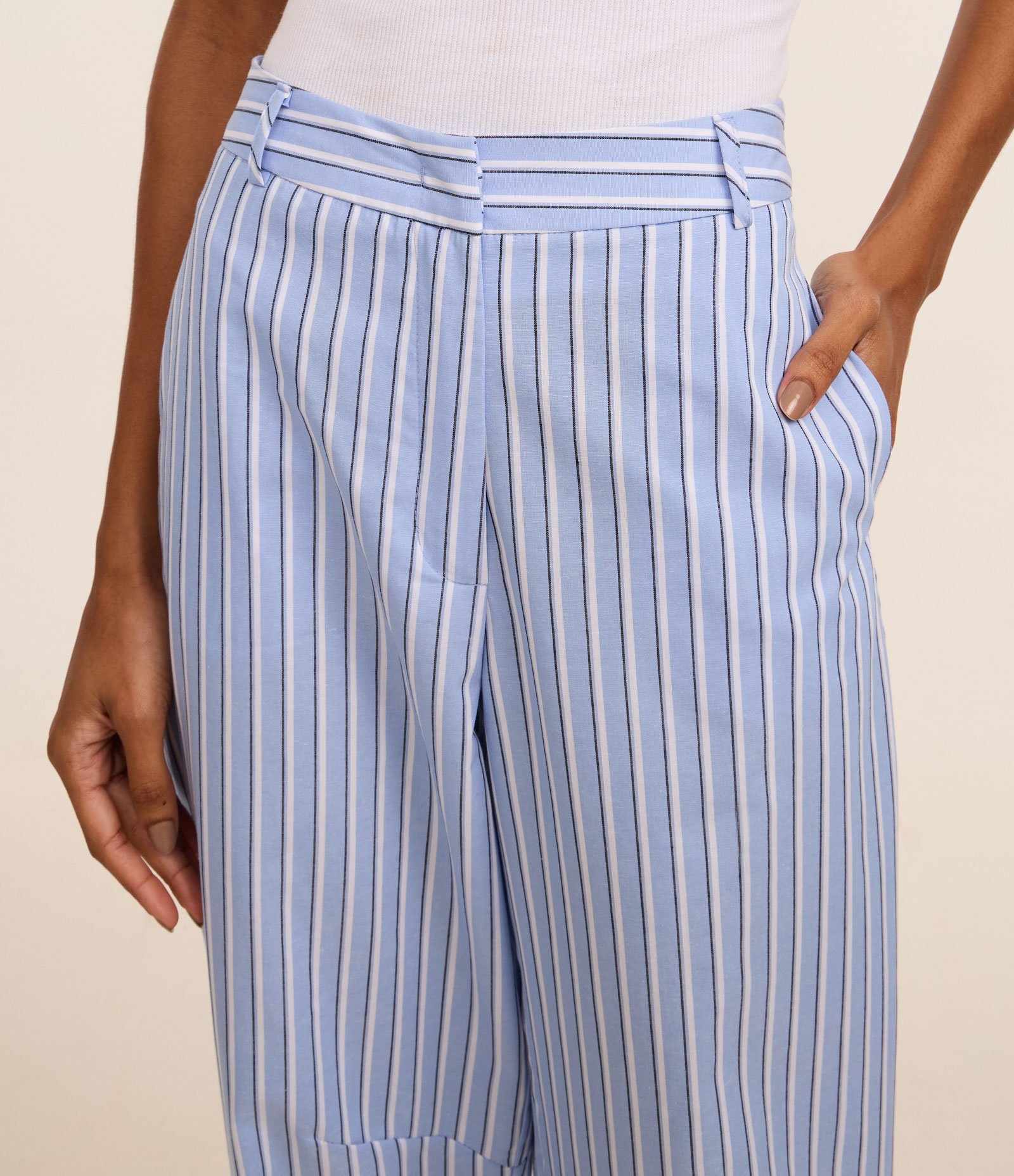Calça Balloon Cropped com Cintura Alta e Listras Azul 3