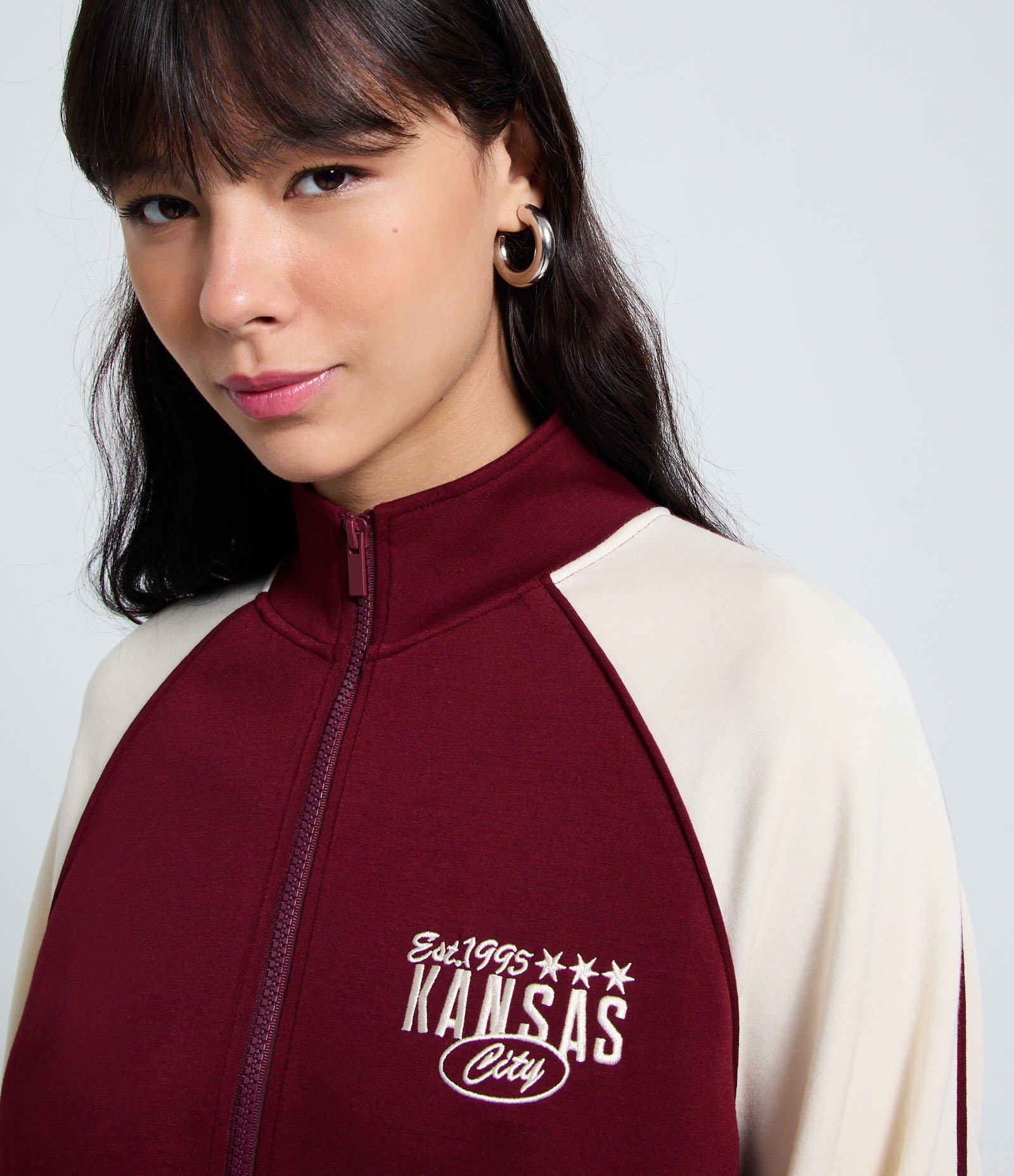 Casaco Moletom com Bordado Lettering e Mangas Contrastantes Bordô/Off-White 3
