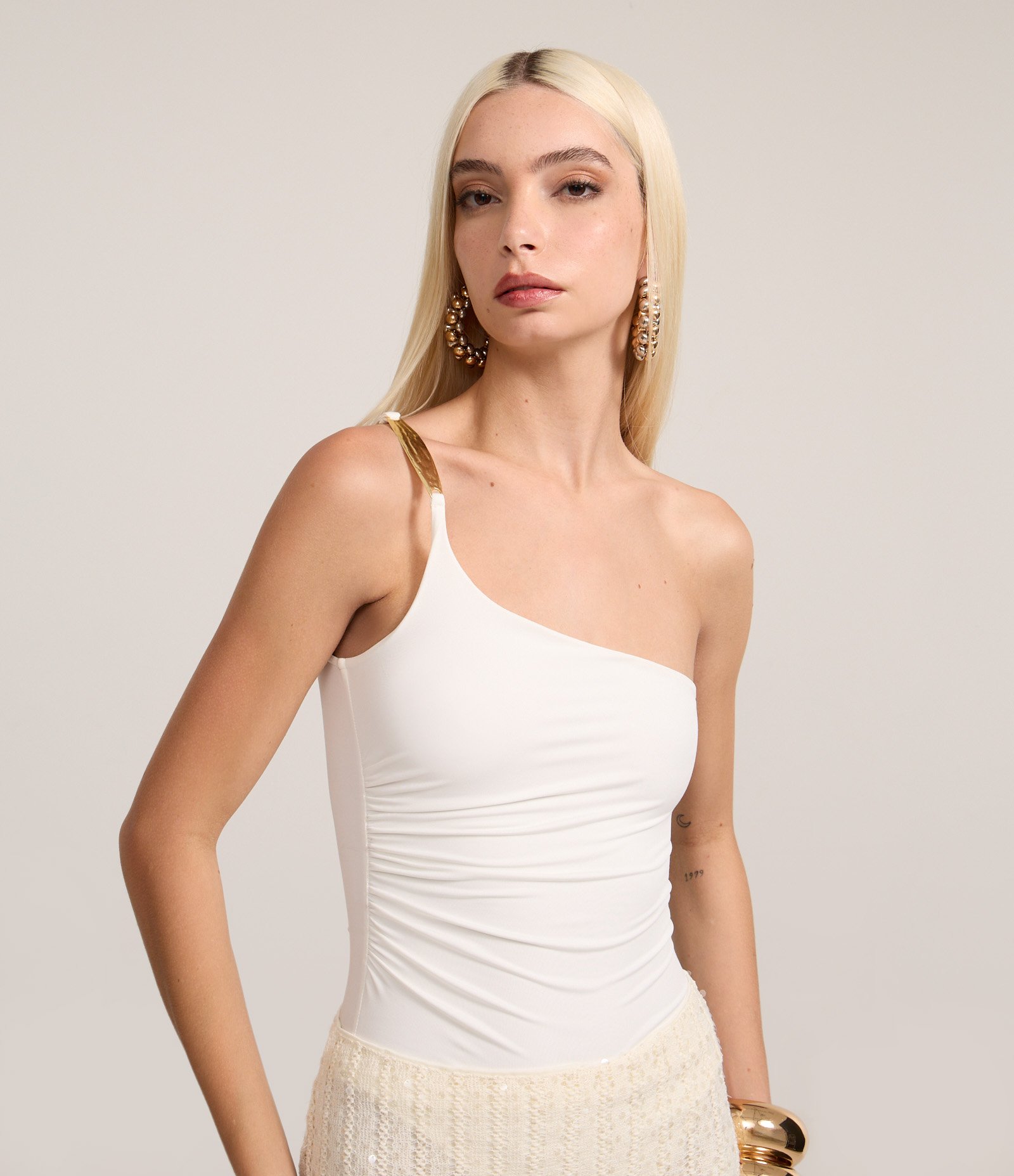 Body Ombro Único em Jersey com Aviamento na Alça Branco 1