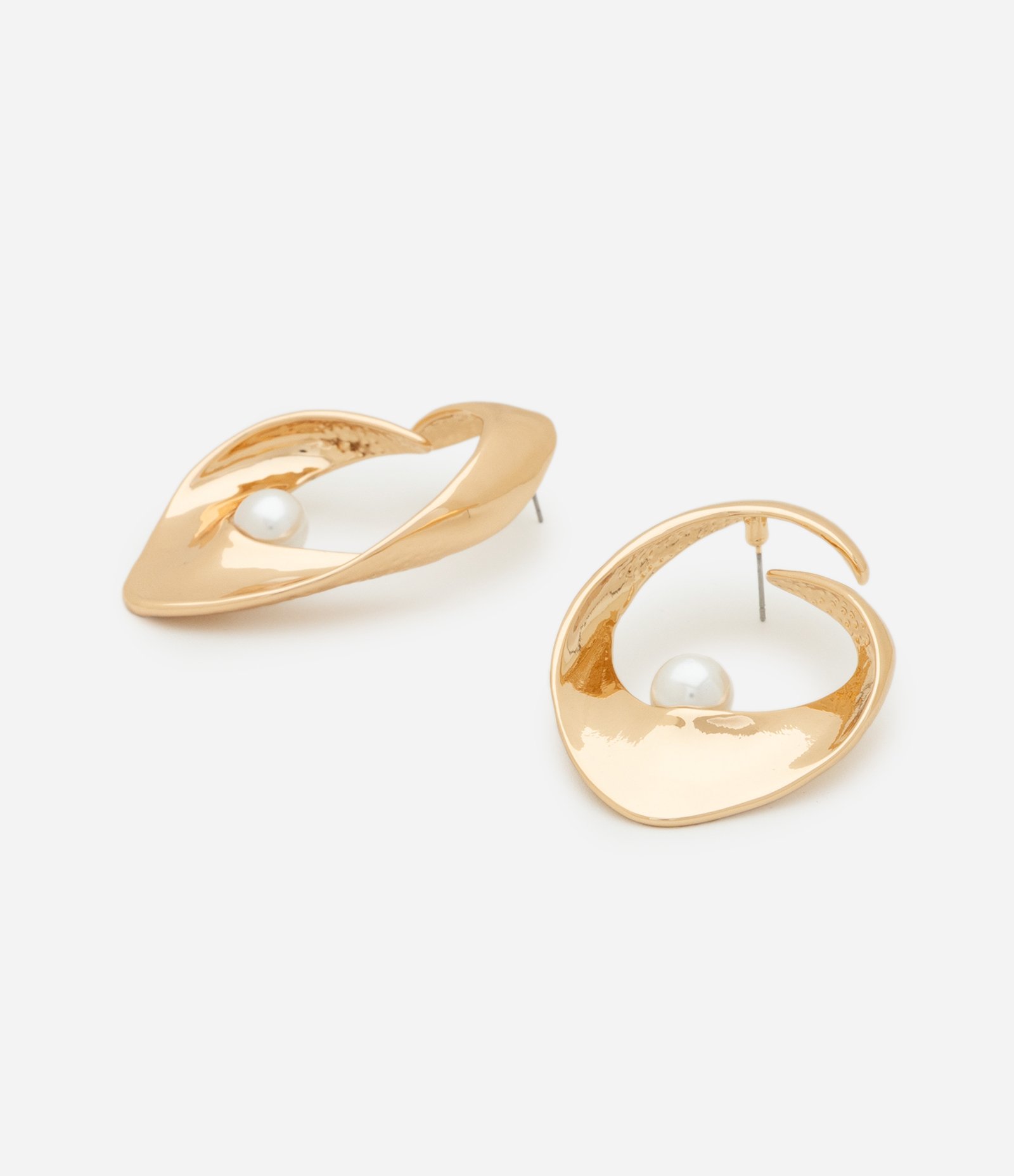 Brinco Médio Argola Frontal com Pérola Artificial Dourado 2