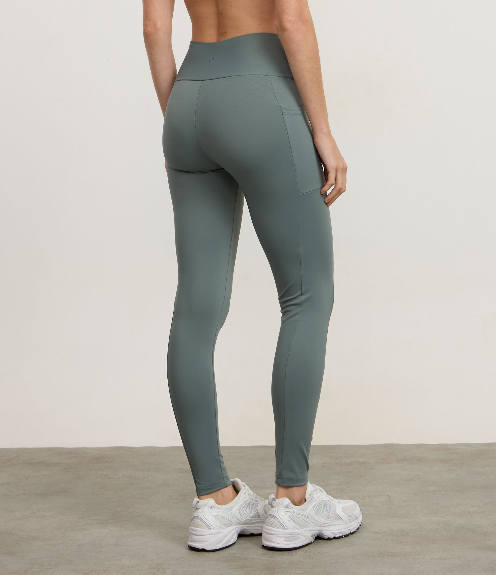 Calça Legging Esportiva com Bolsos Laterais Verde 4