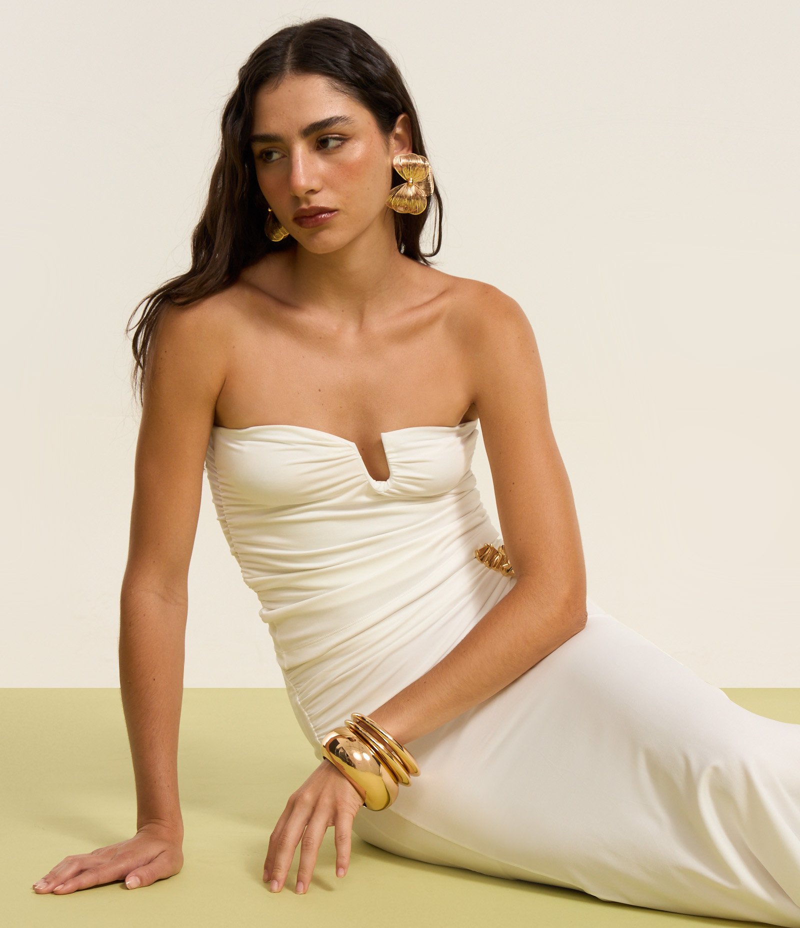 Blusa em Jesery com Franzidos e Aviamento no Busto Branco 4