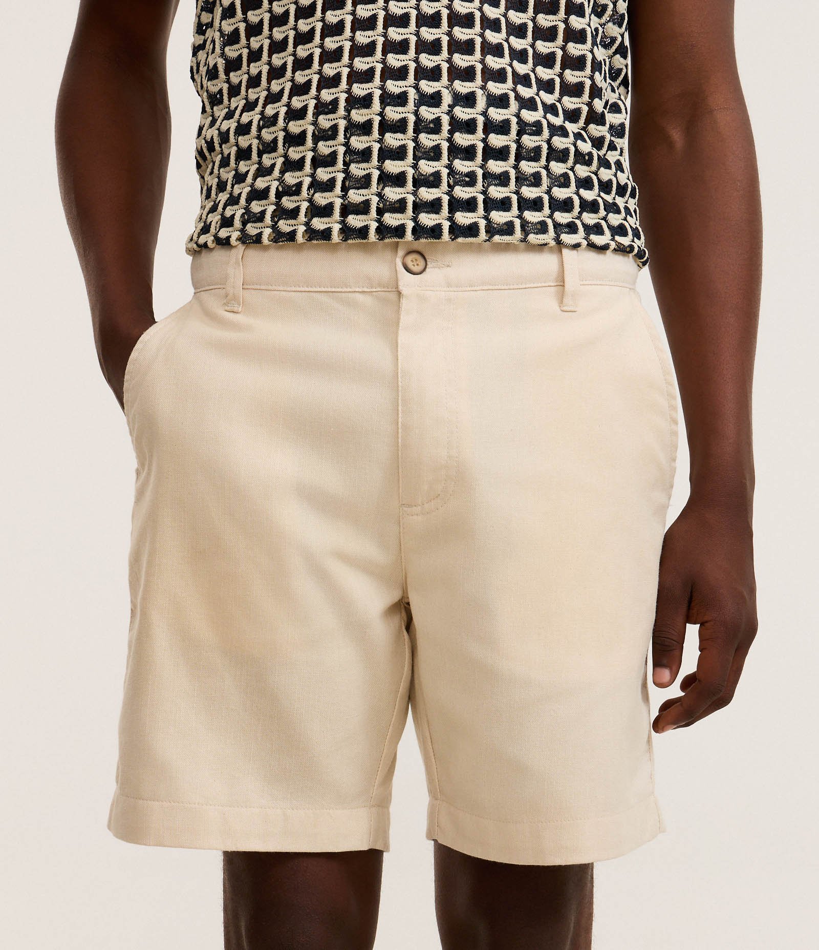 Bermuda de Alfaiataria em Viscolinho com Bolsos Bege 2