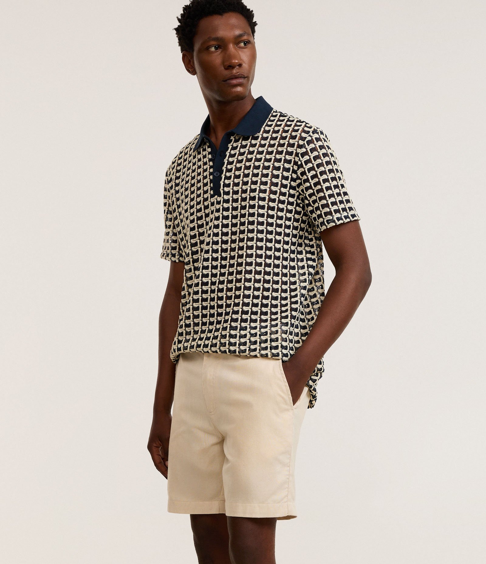 Bermuda de Alfaiataria em Viscolinho com Bolsos Bege 4