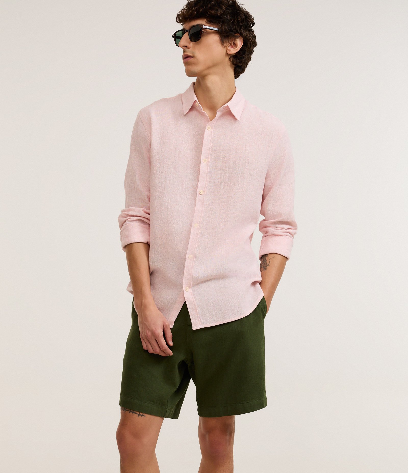 Bermuda de Alfaiataria em Viscolinho com Bolsos Verde Escuro 4